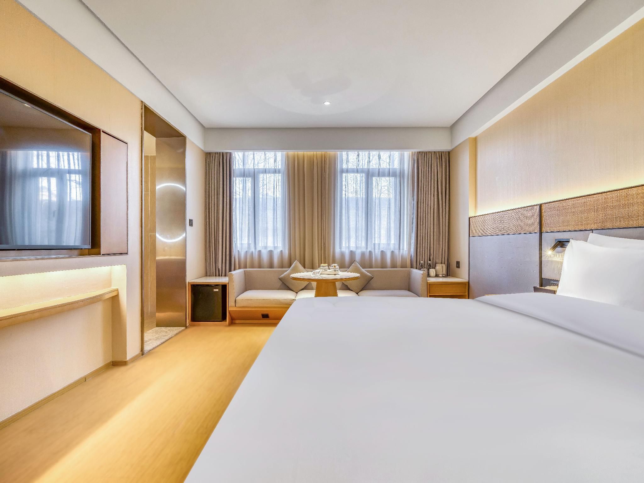 Business Queen Bed Room