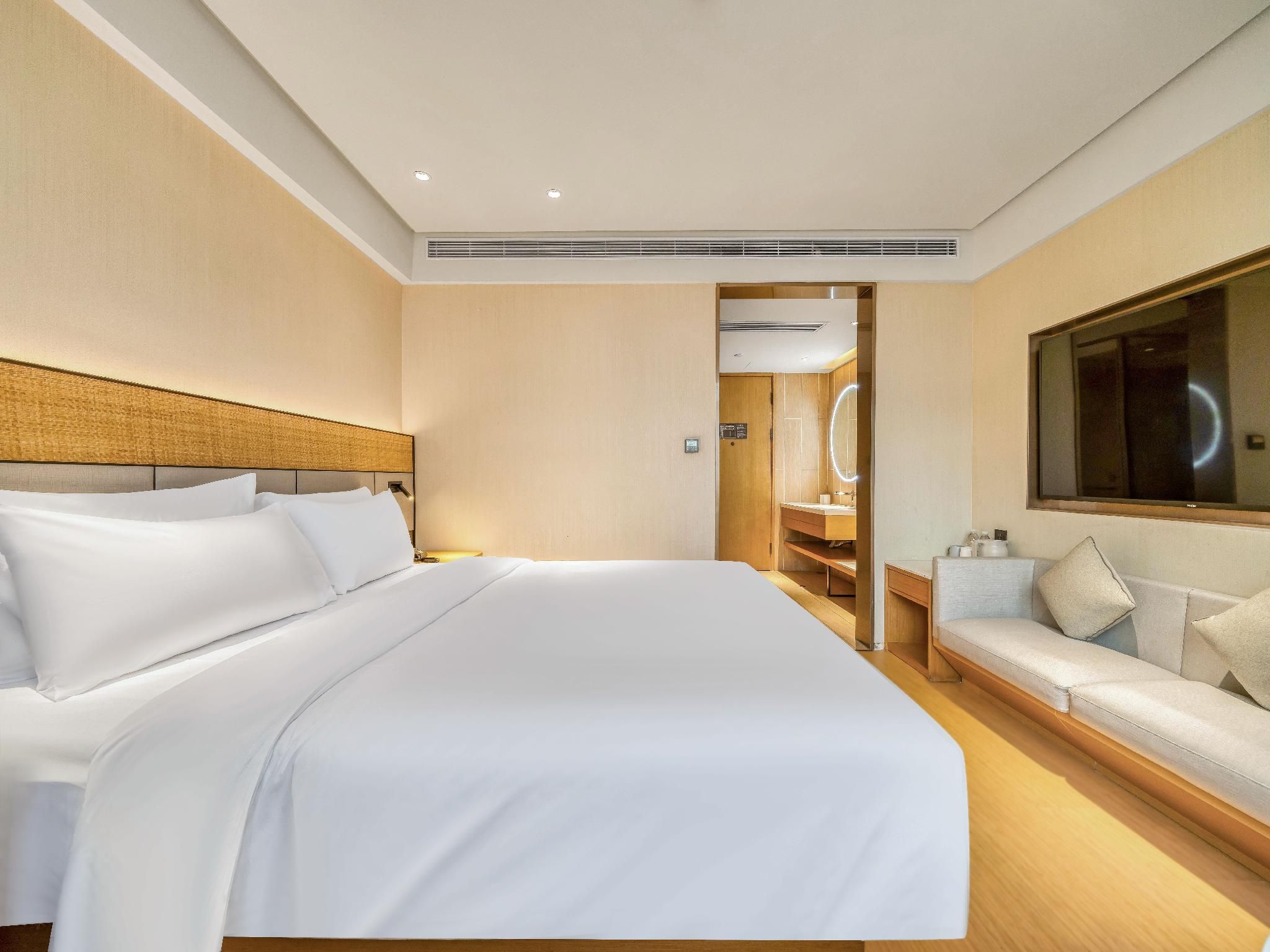 Queen Room A