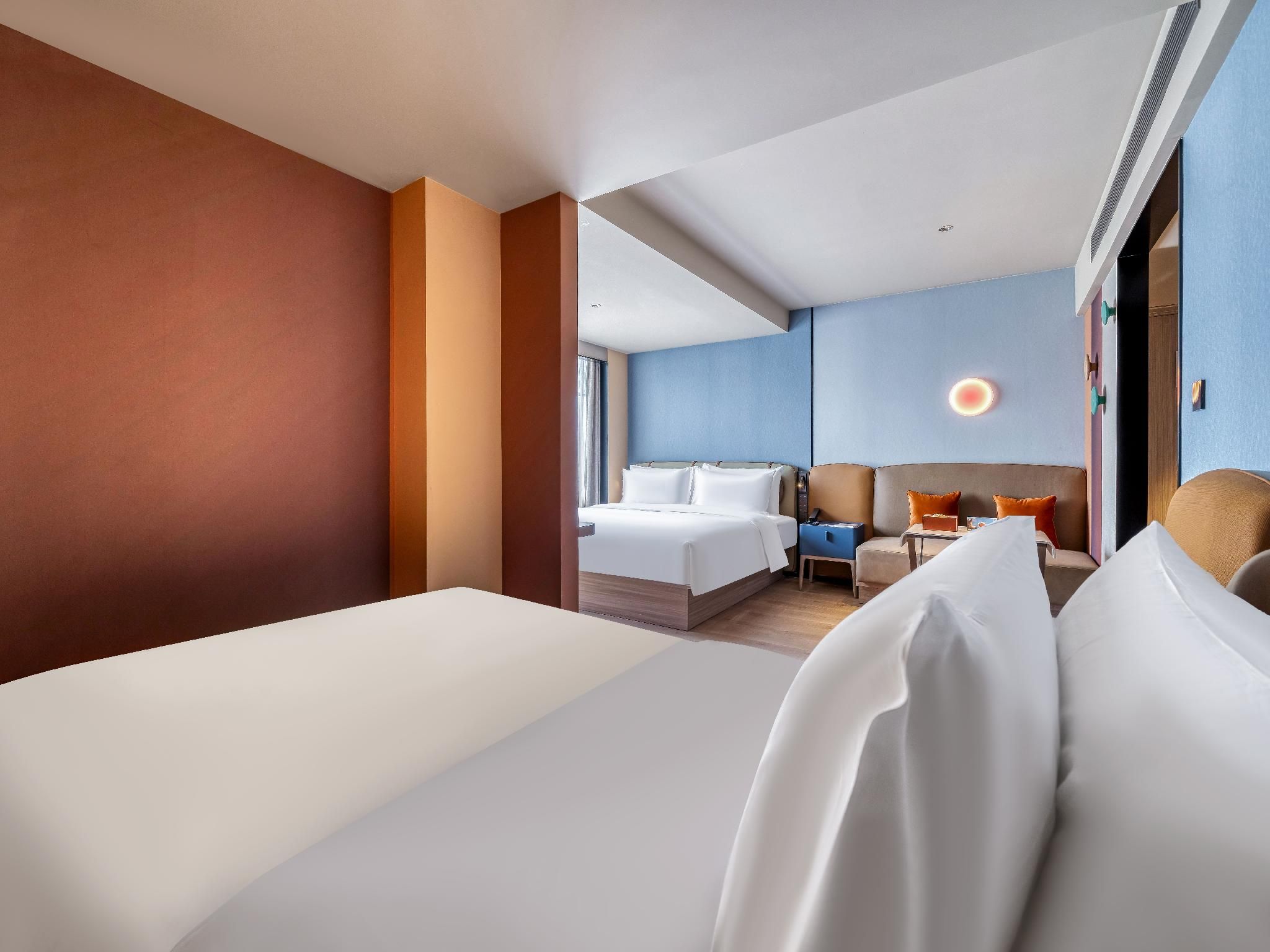 Huazhu - Bonding Room