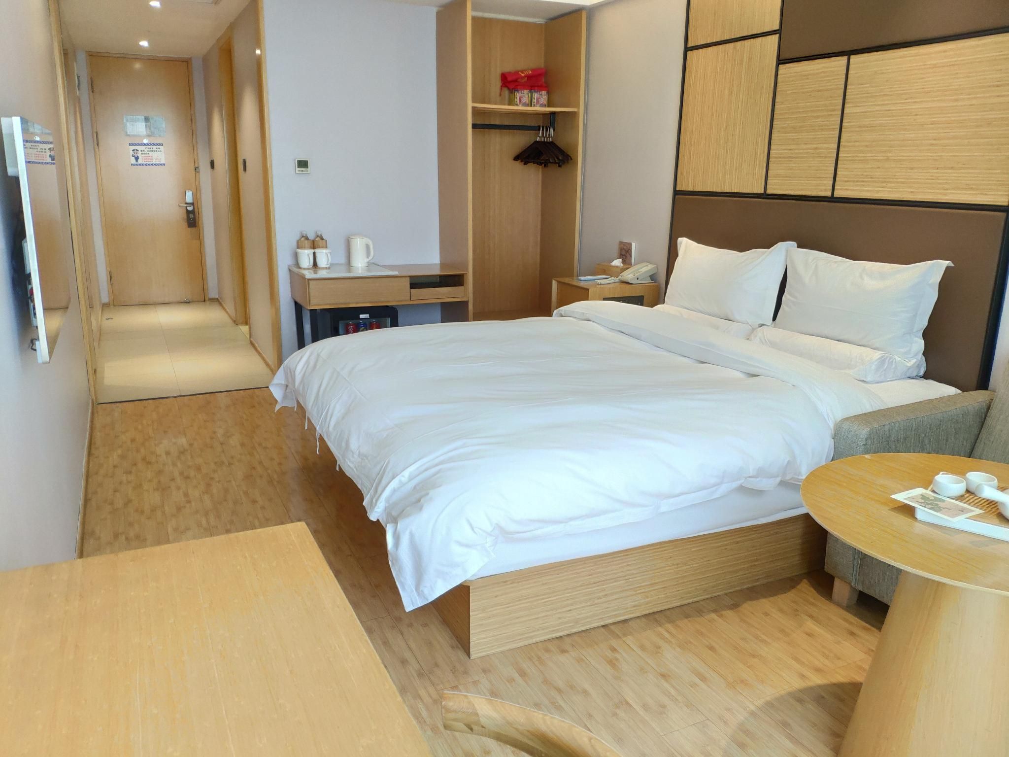 Business Queen Bed Room