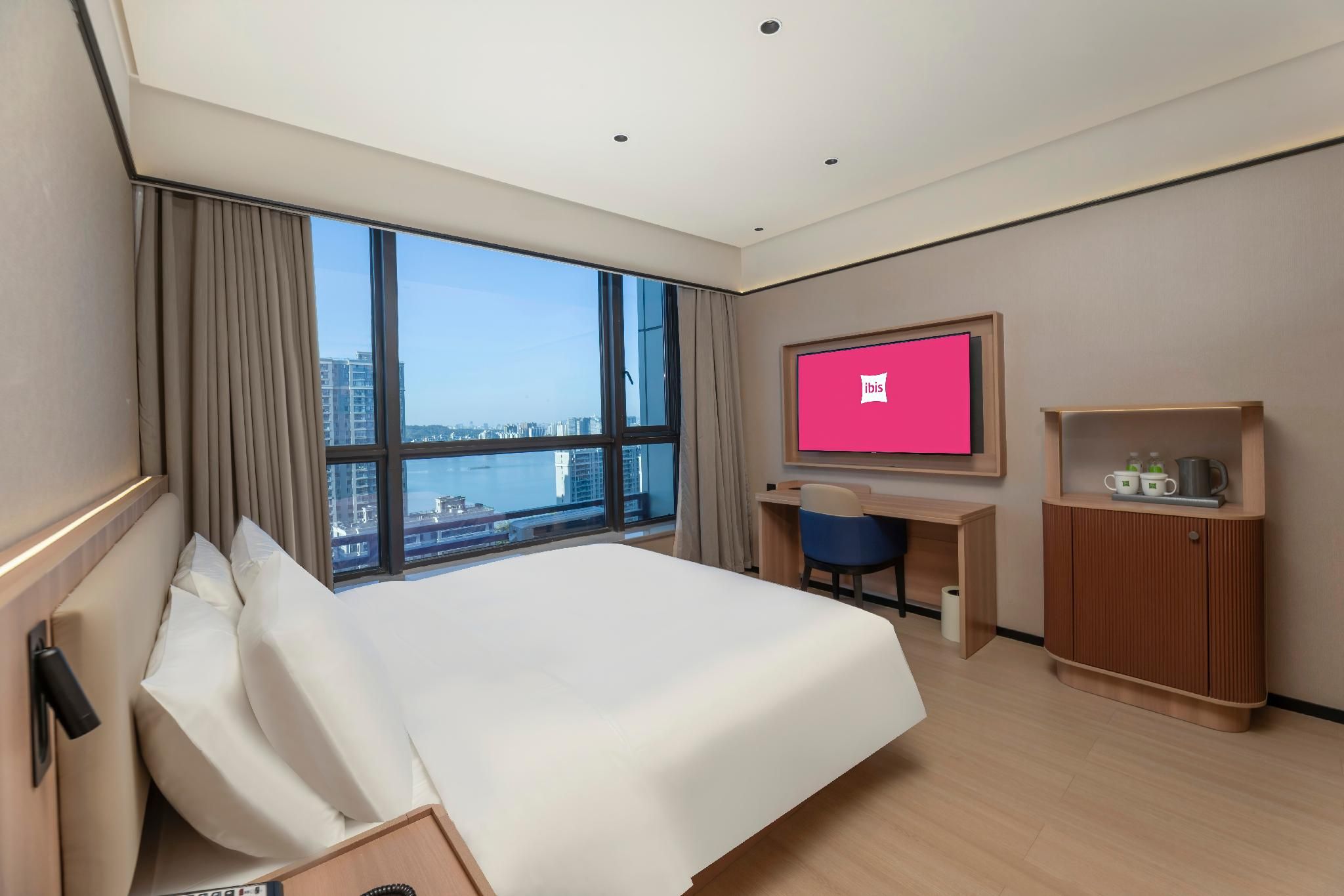Superior Queen Room with River View