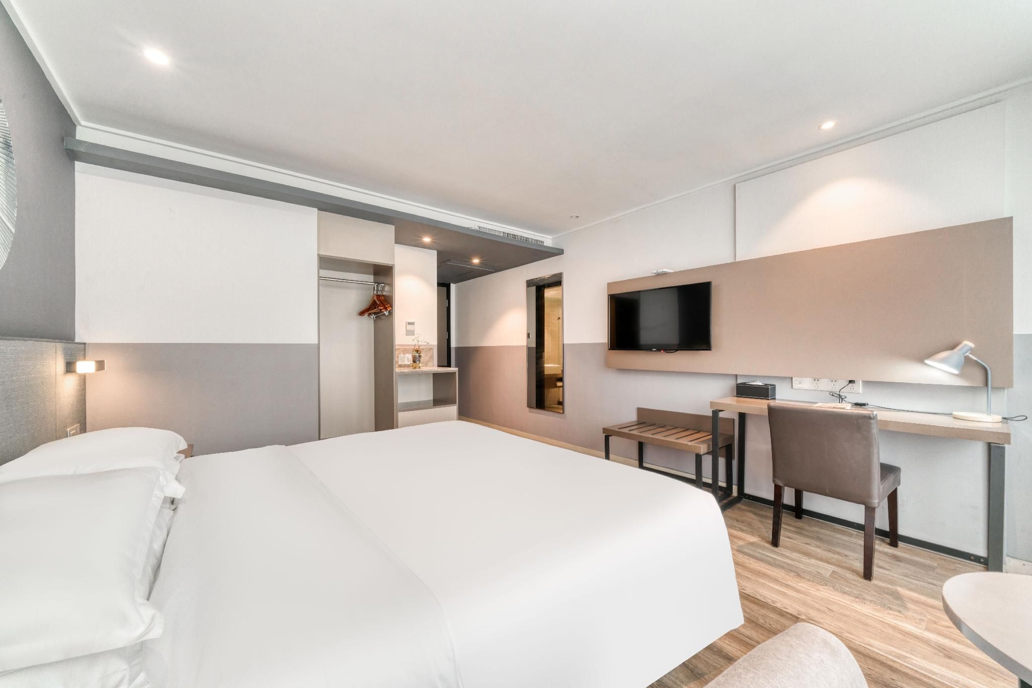 Huazhu - Superior BedRoom