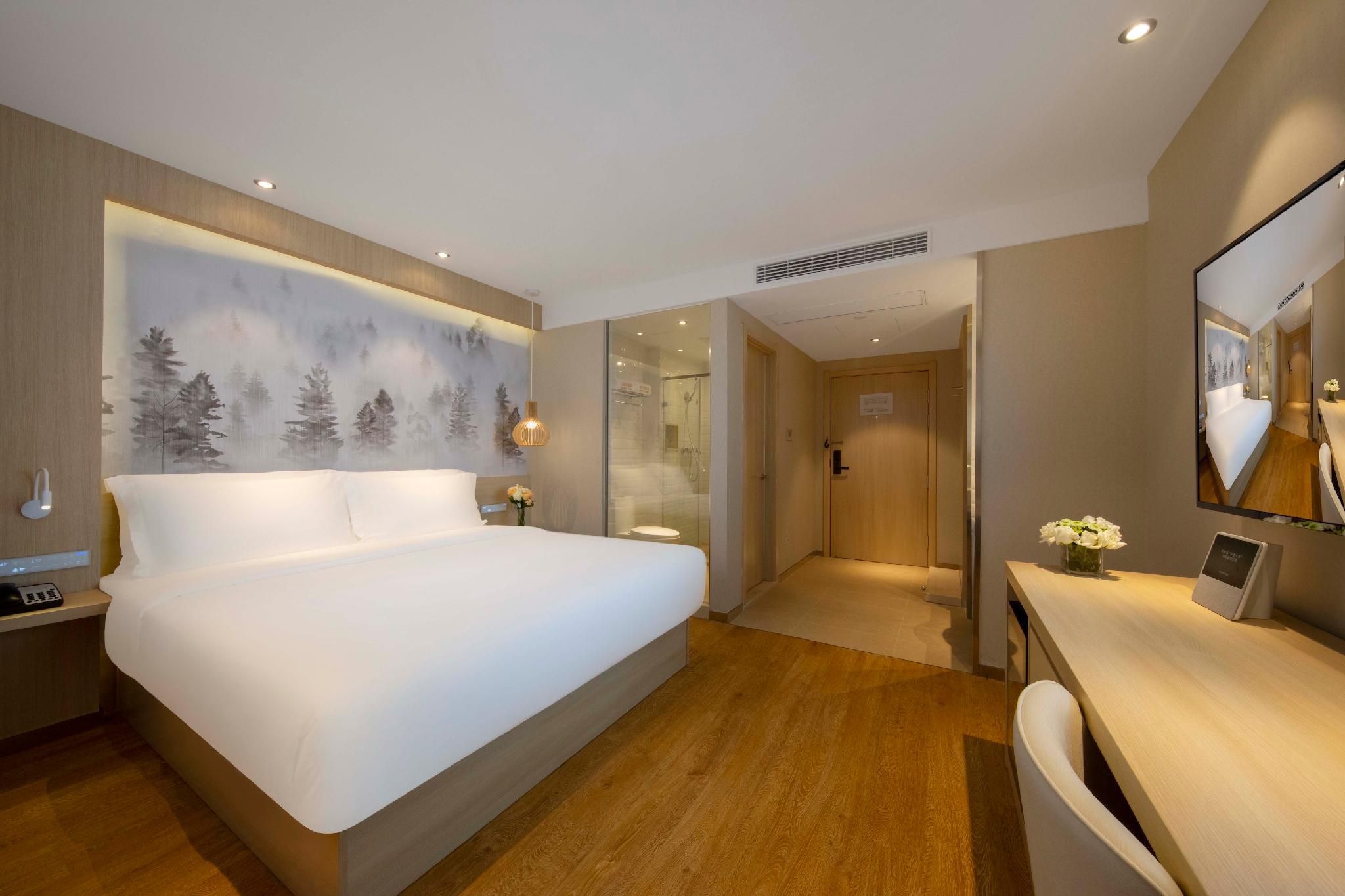 One Queen Bed Standard