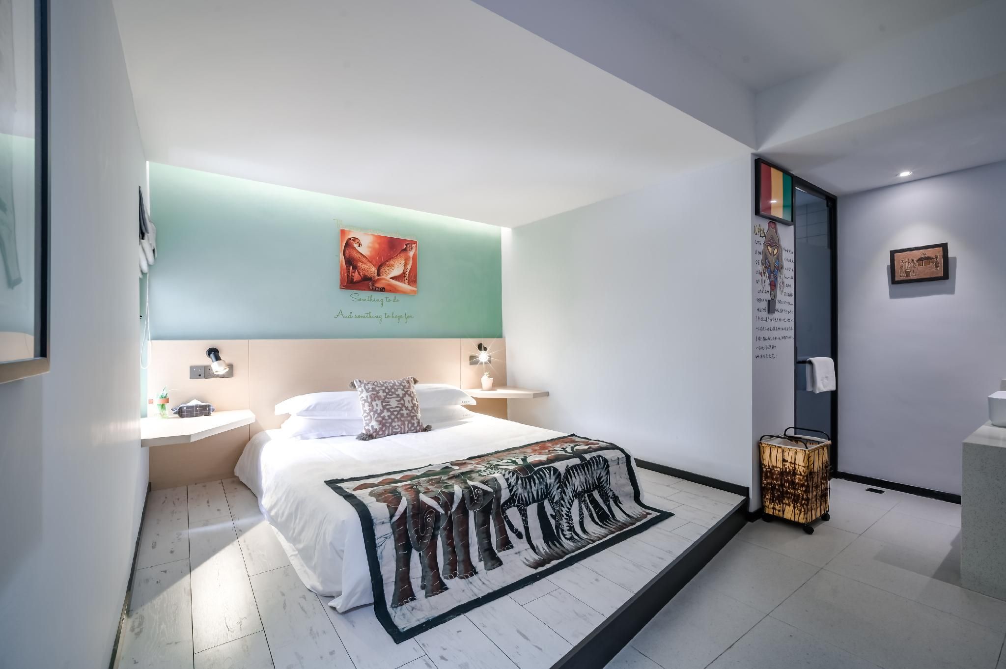 Queen Room with Garden View
