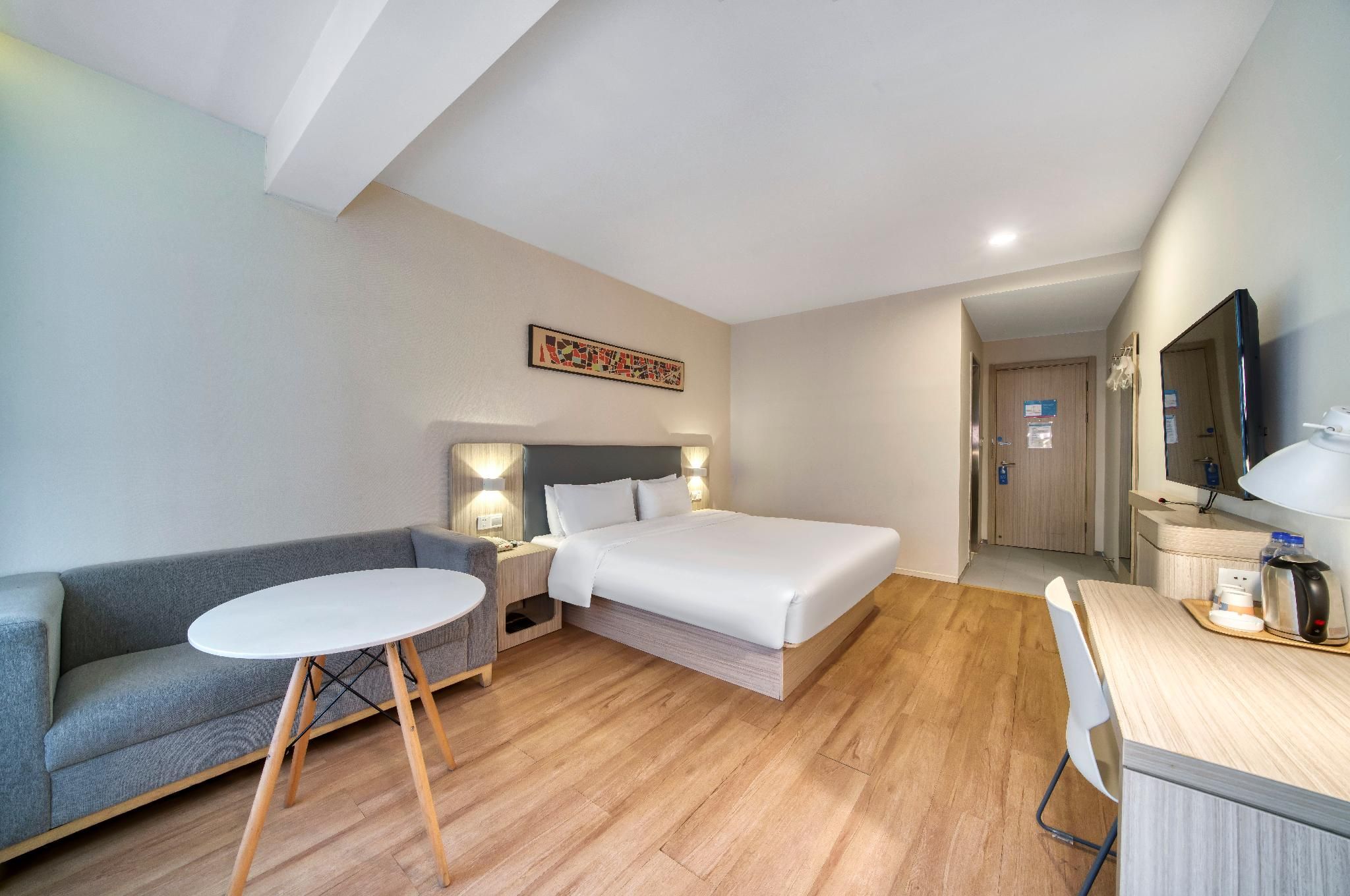 Business Queen Bed Room
