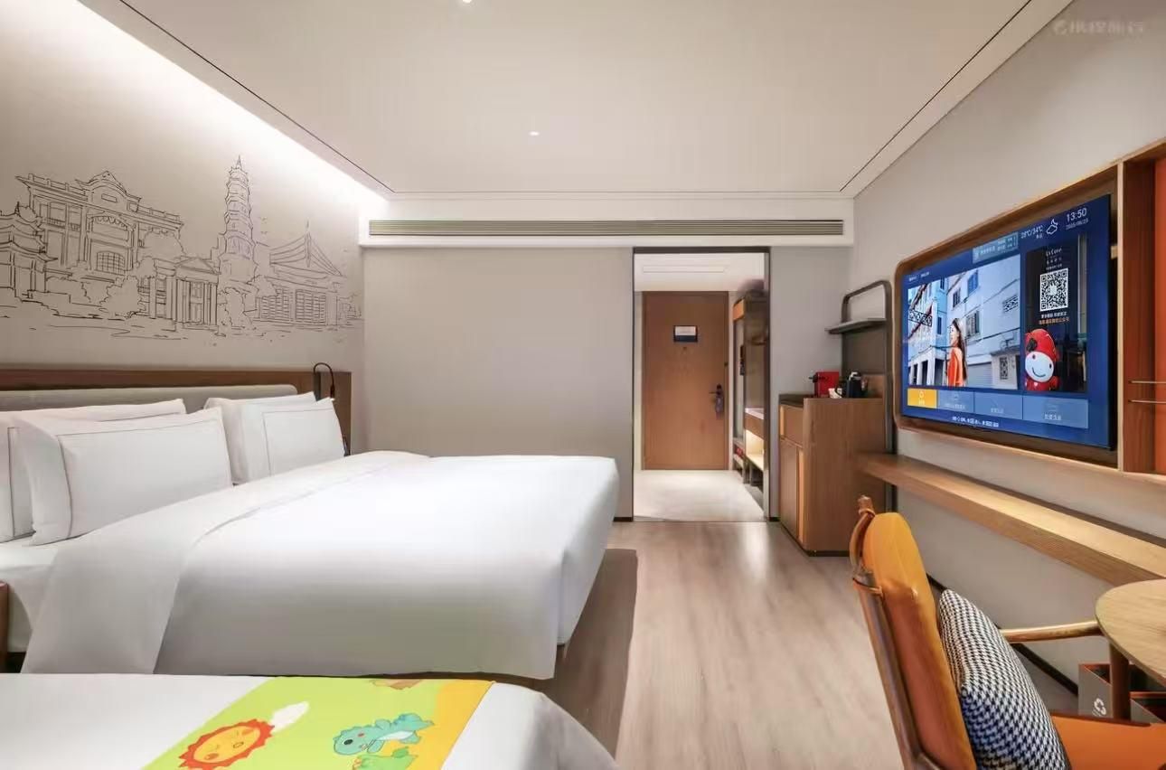 Deluxe Premium Family Room