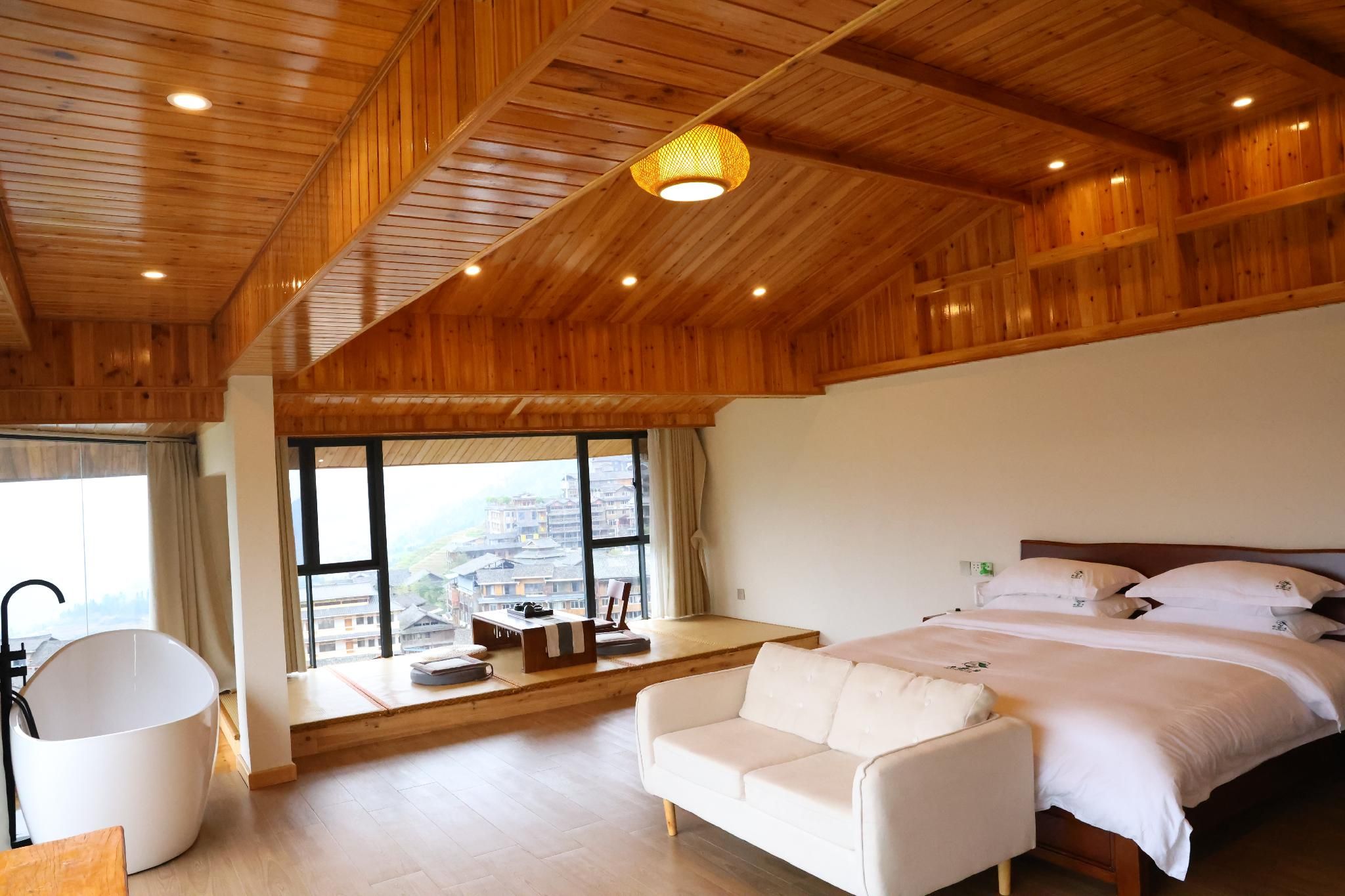 Deluxe Queen Queen Room