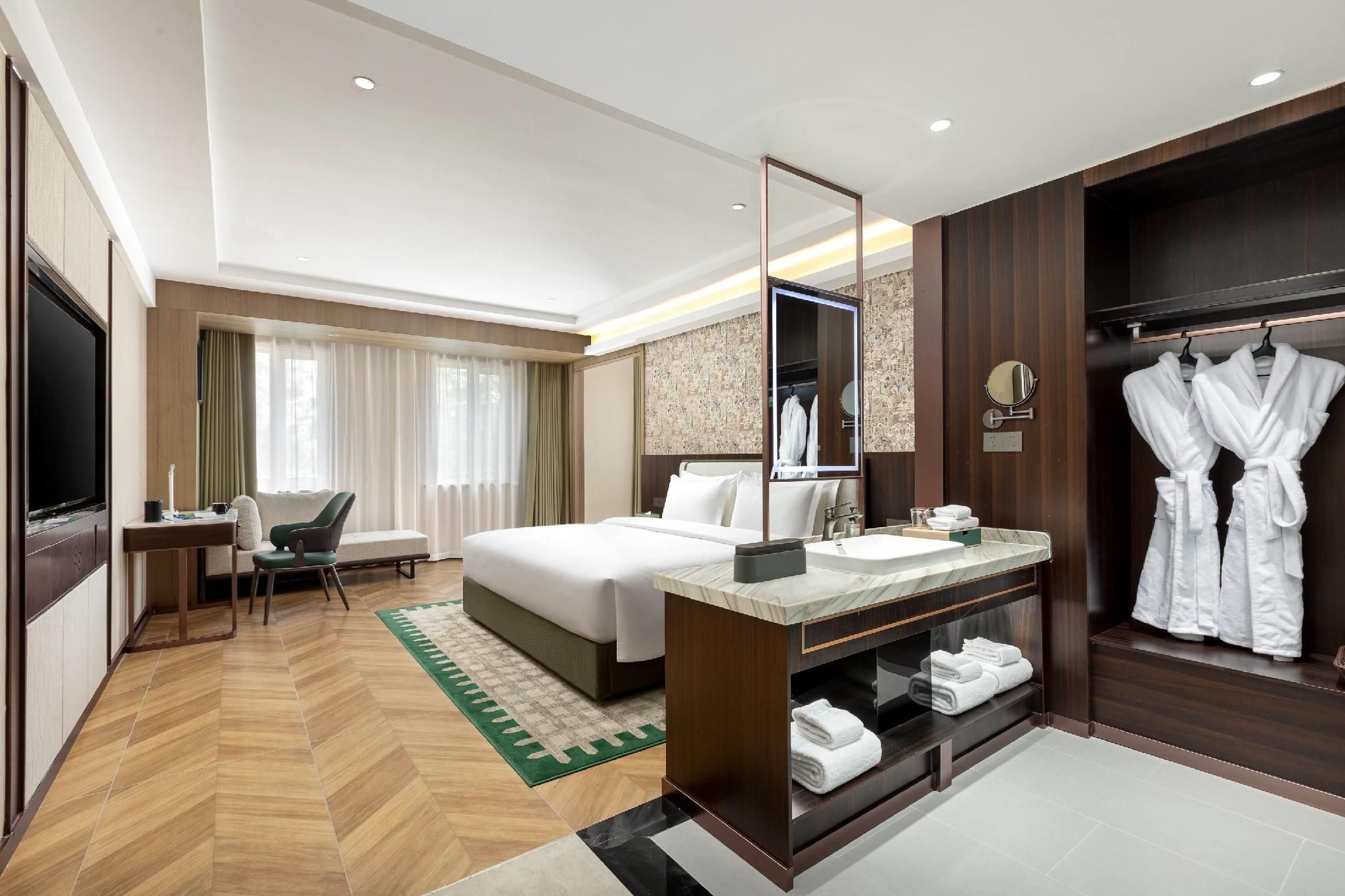 1 King Bed Standard Room