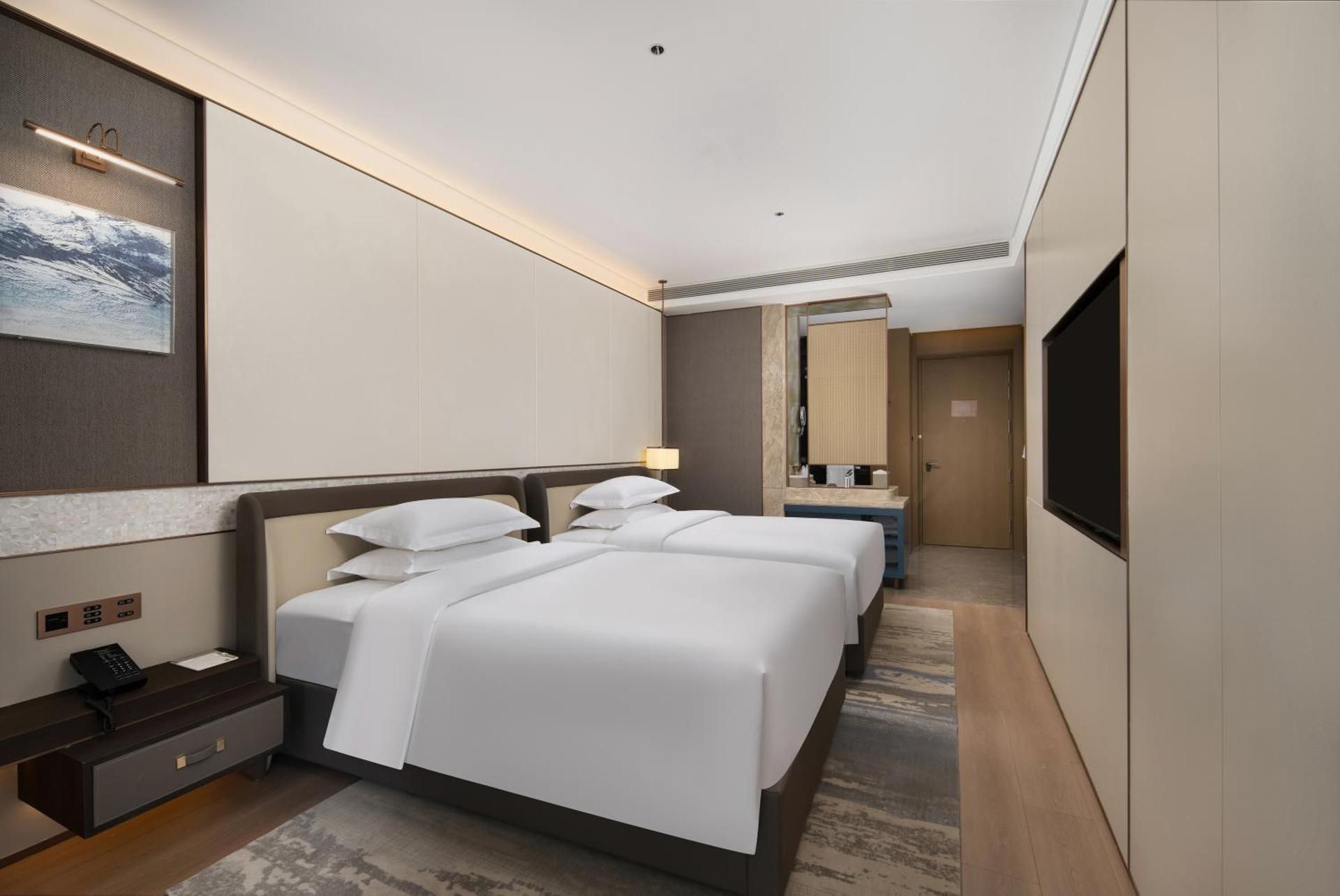 2 Double Beds, Deluxe Room, Non-Smoking