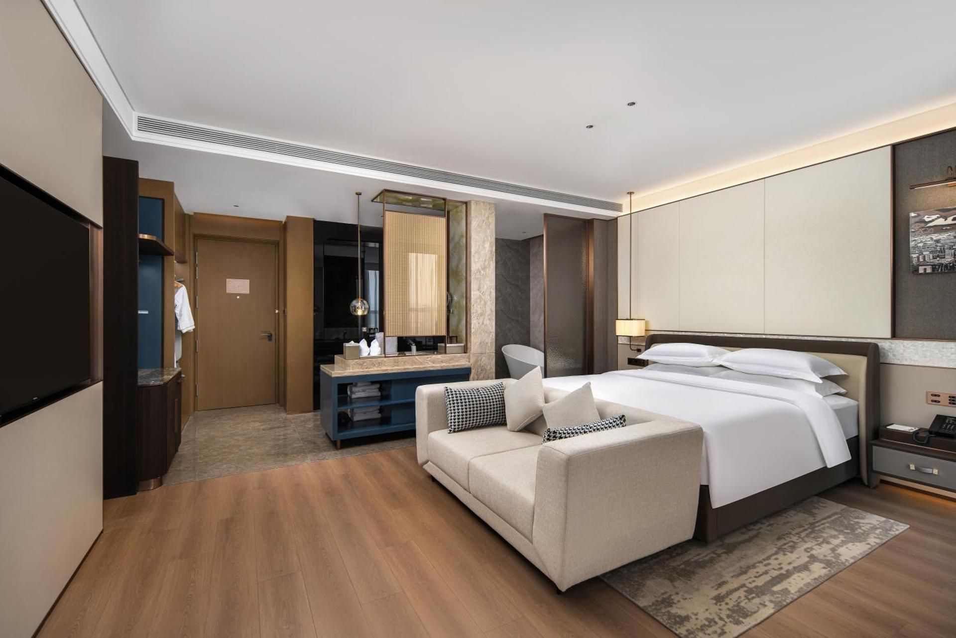 1 King Bed, Elegant Room, Bathtub, Non-Smoking