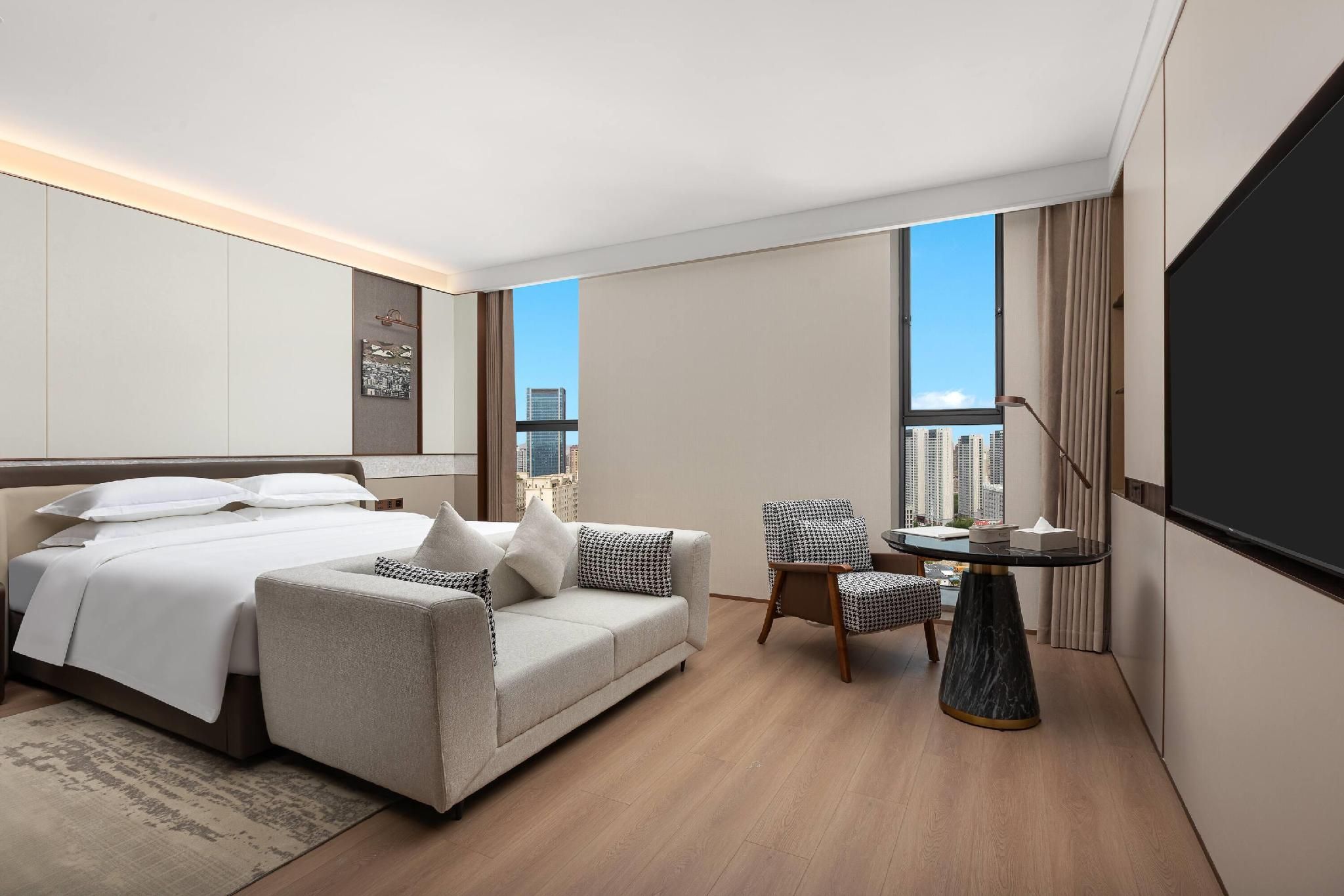 1 King Bed, Deluxe Room, Non-Smoking