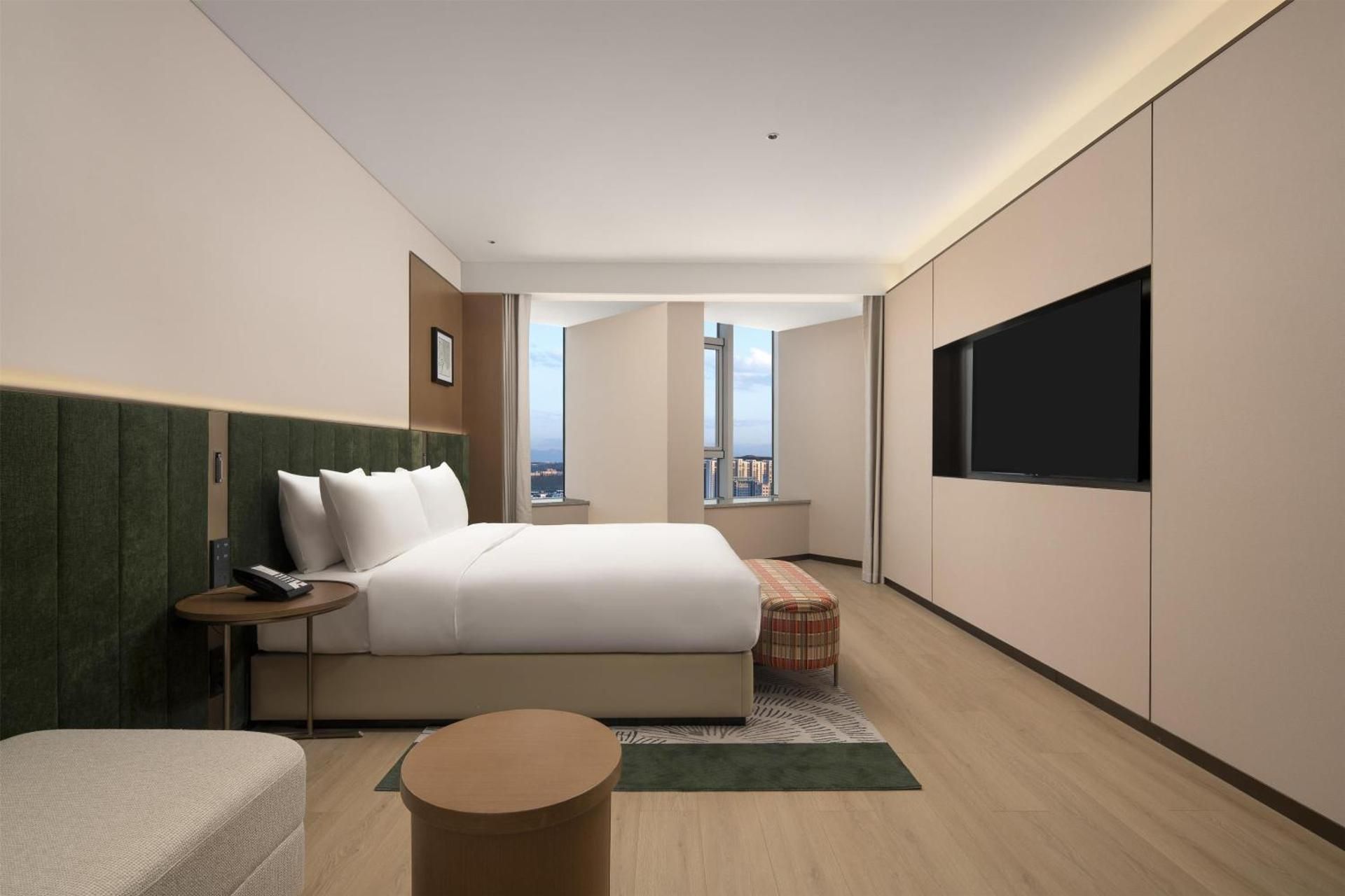King Superior Room