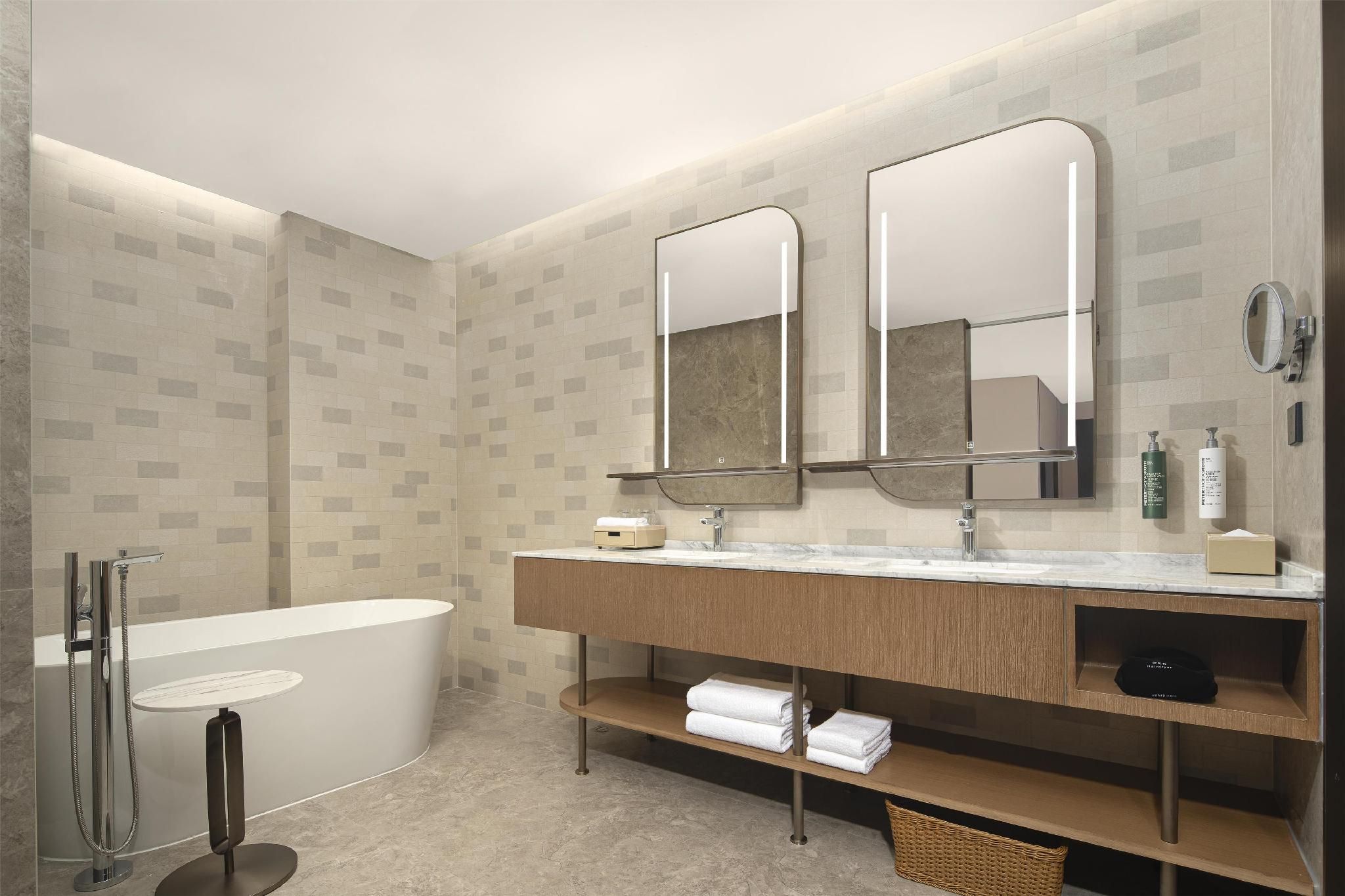 King Deluxe Suite