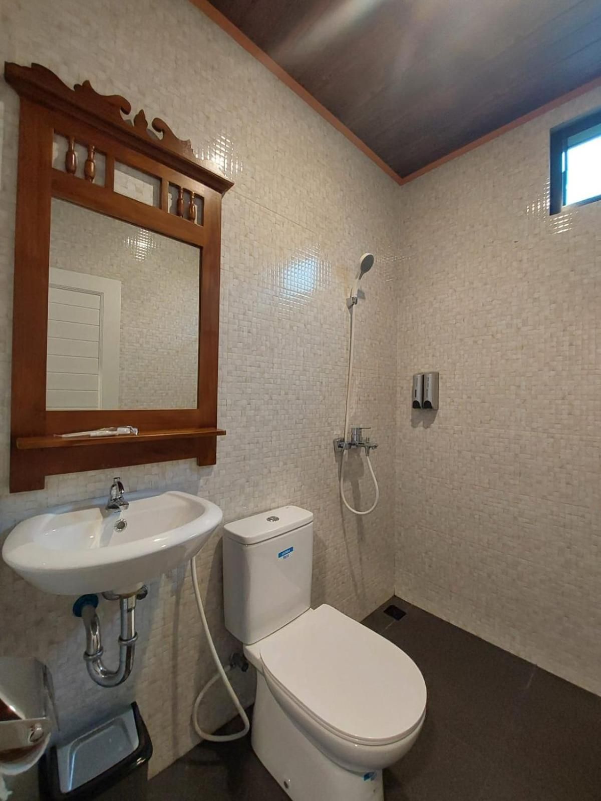 Villa Saung Wira