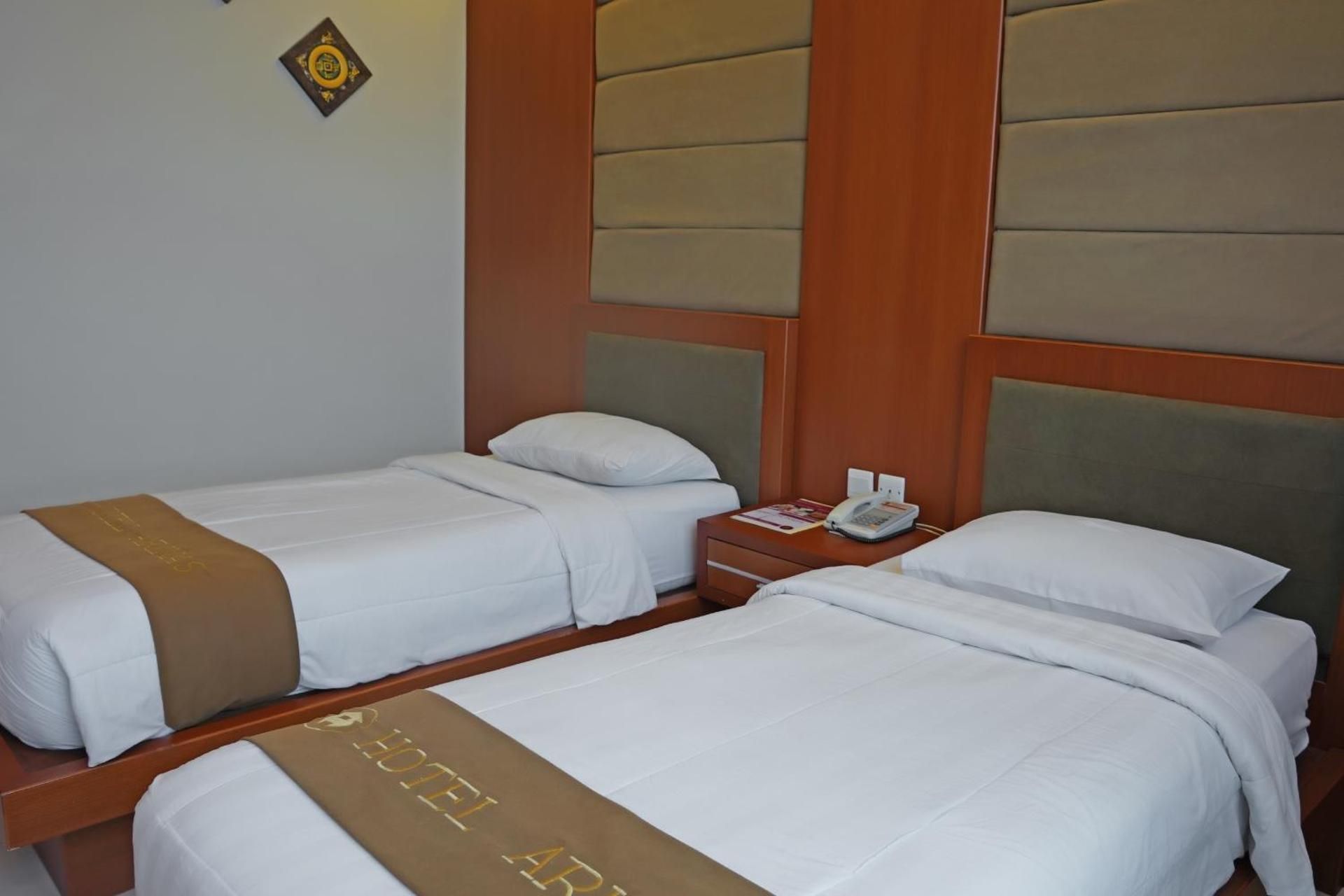 Arinas Hotel Deluxe Twin Room 2