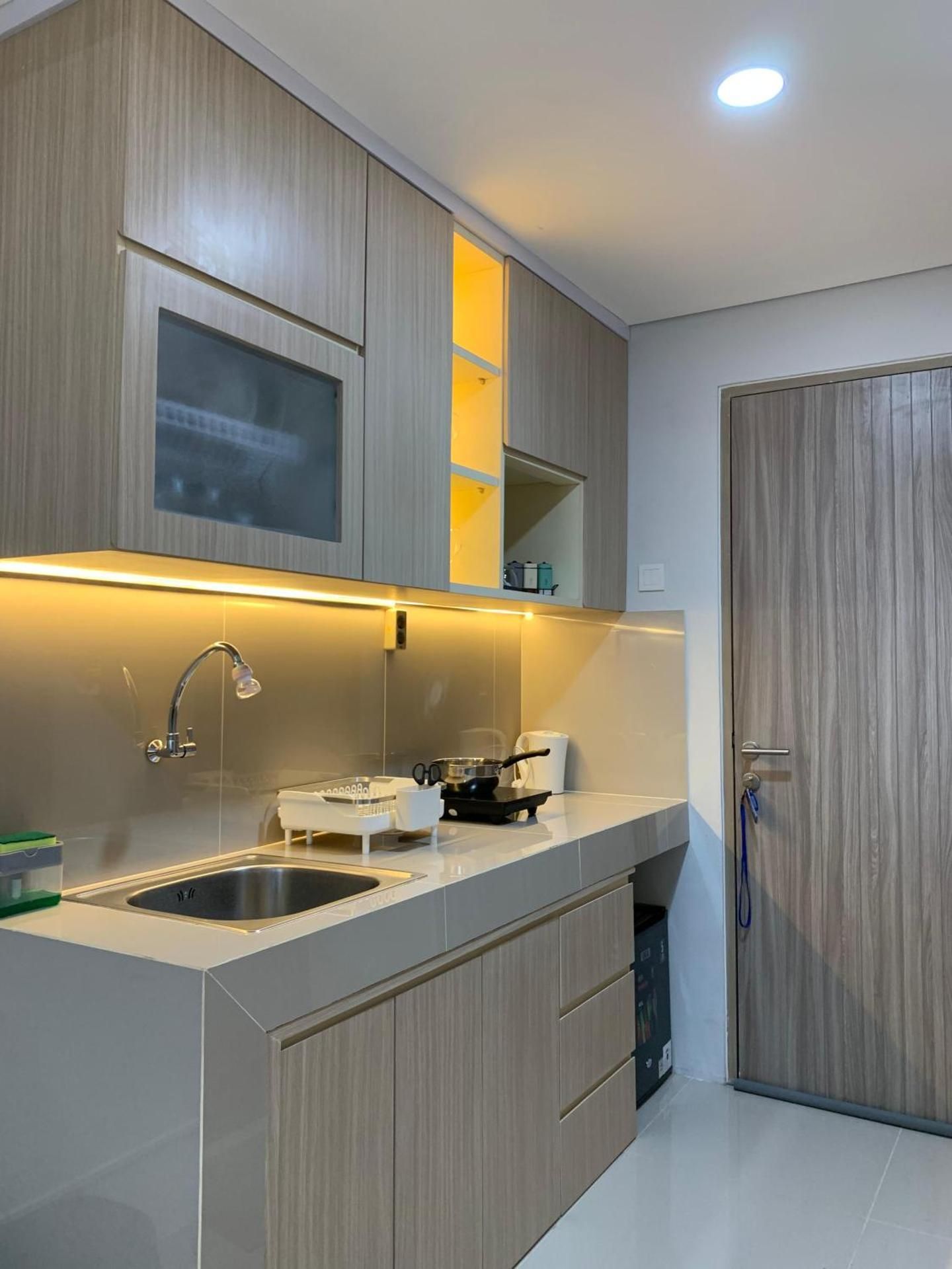 One-Bedroom Apartment with Balcony and Sea View