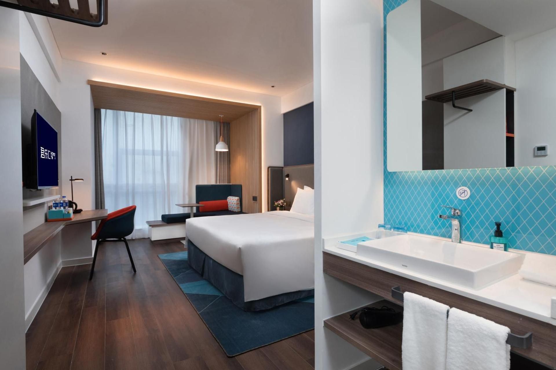 Superior King Room