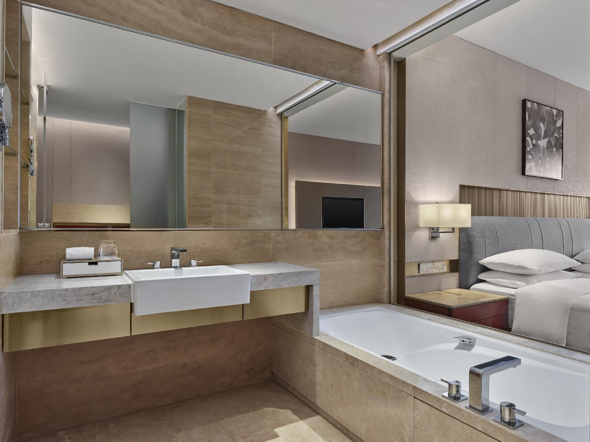 Dongguan Marriott Hotel Executive Mountain Twin, Club lounge access, Guest room, 2 Twin, Mountain view 2