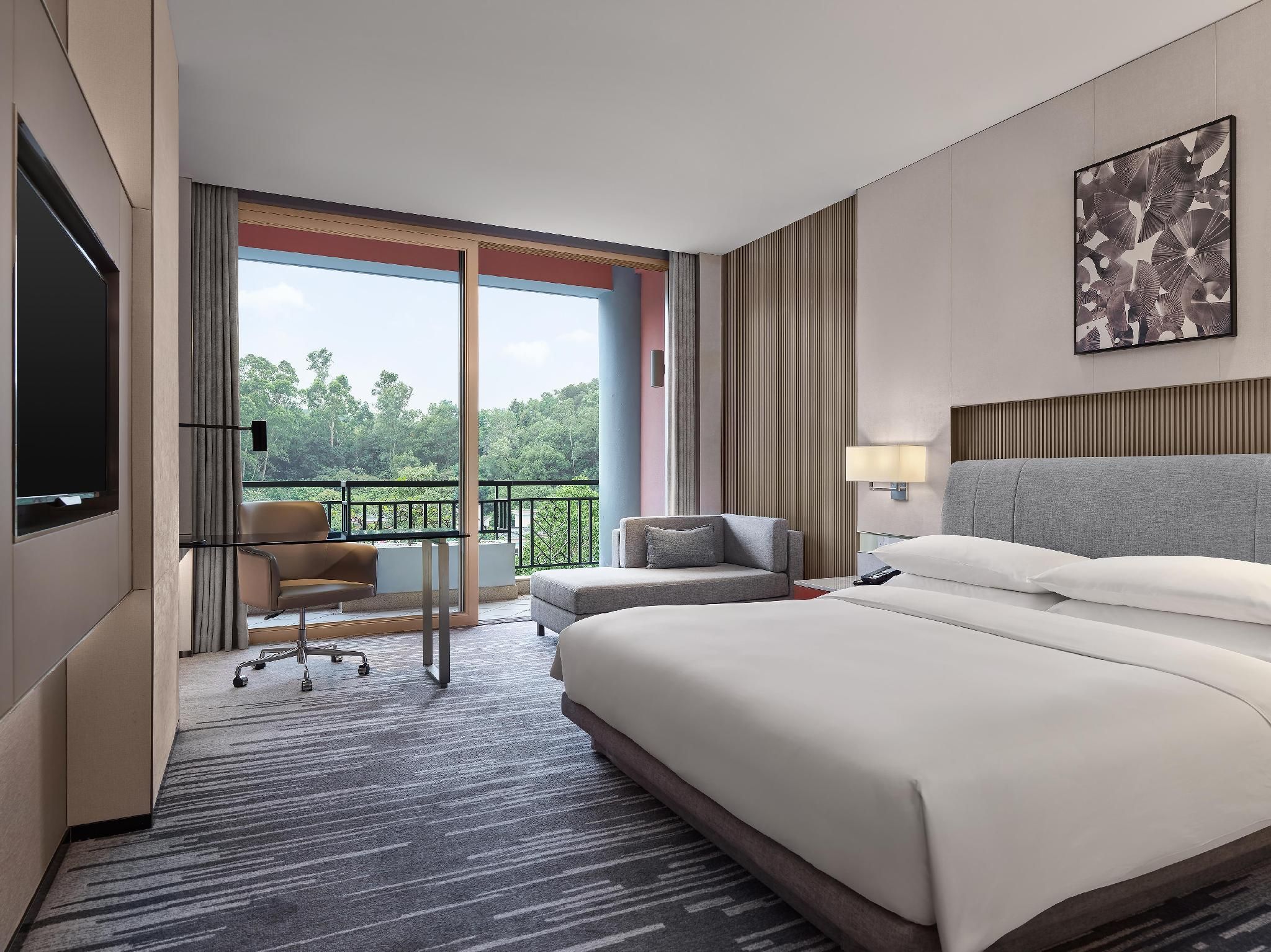 Deluxe Mountain King, Guest room, 1 Queen, Mountain view