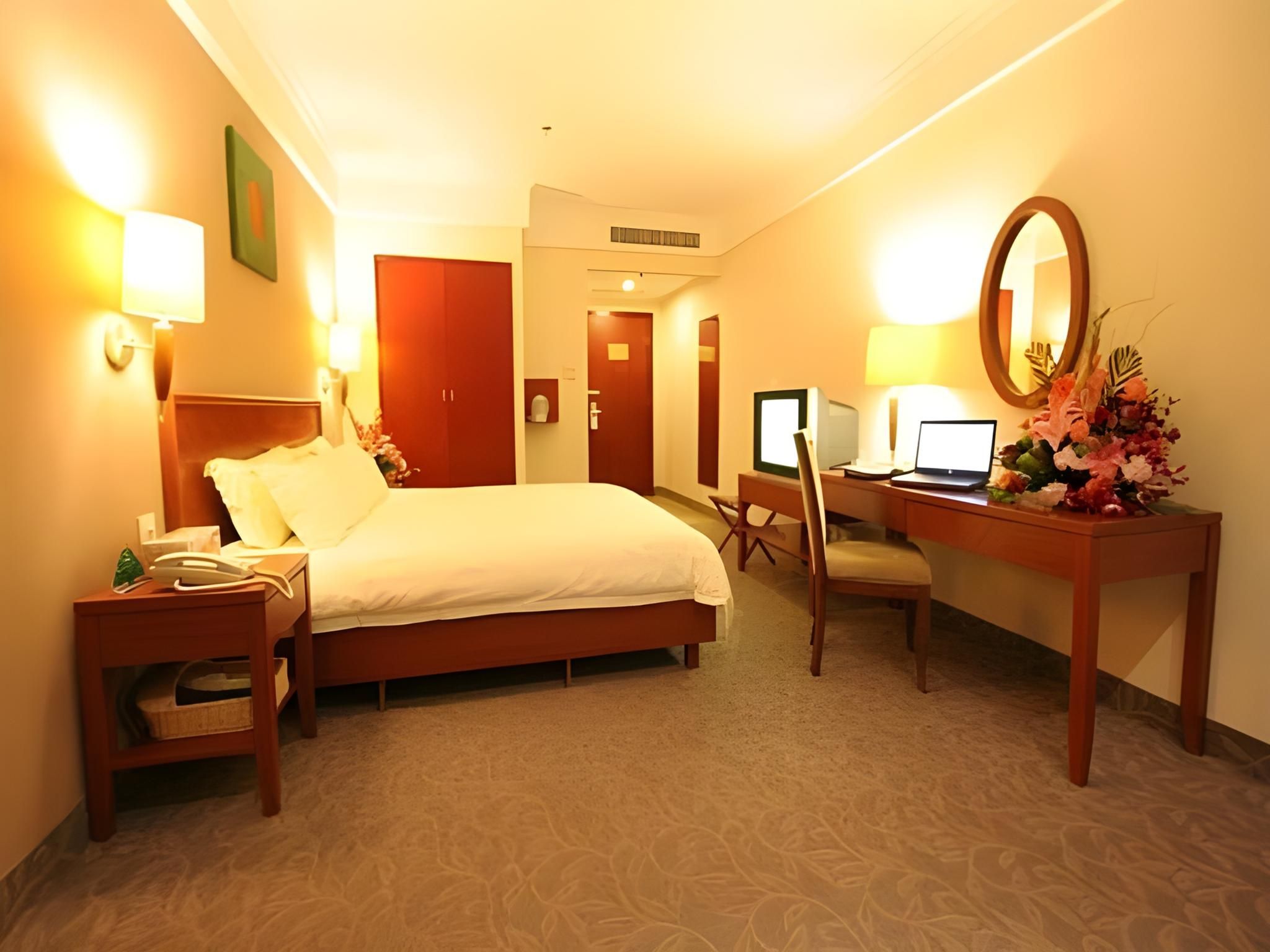Deluxe Double Bed