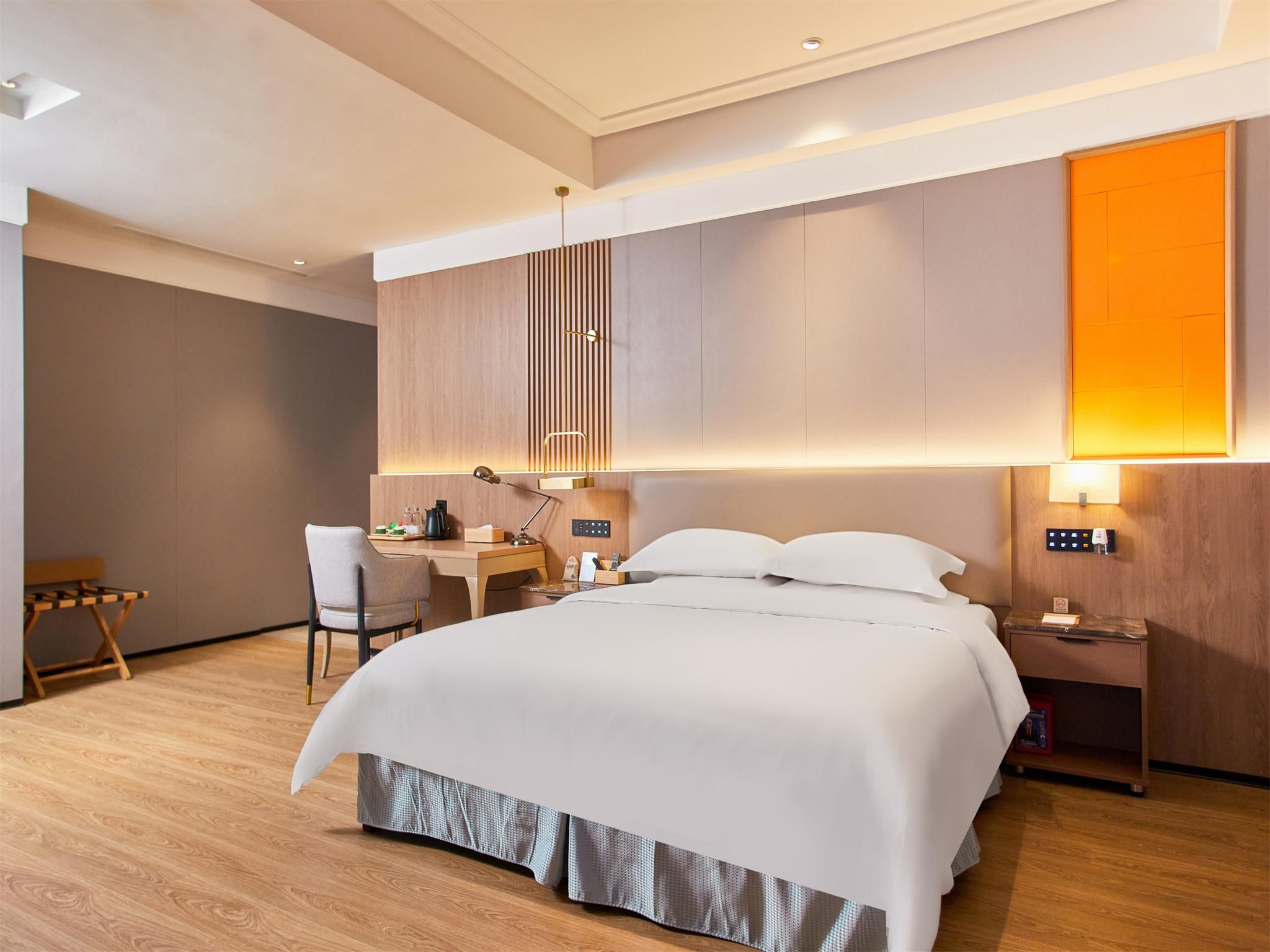 WH - Deluxe Bed Room