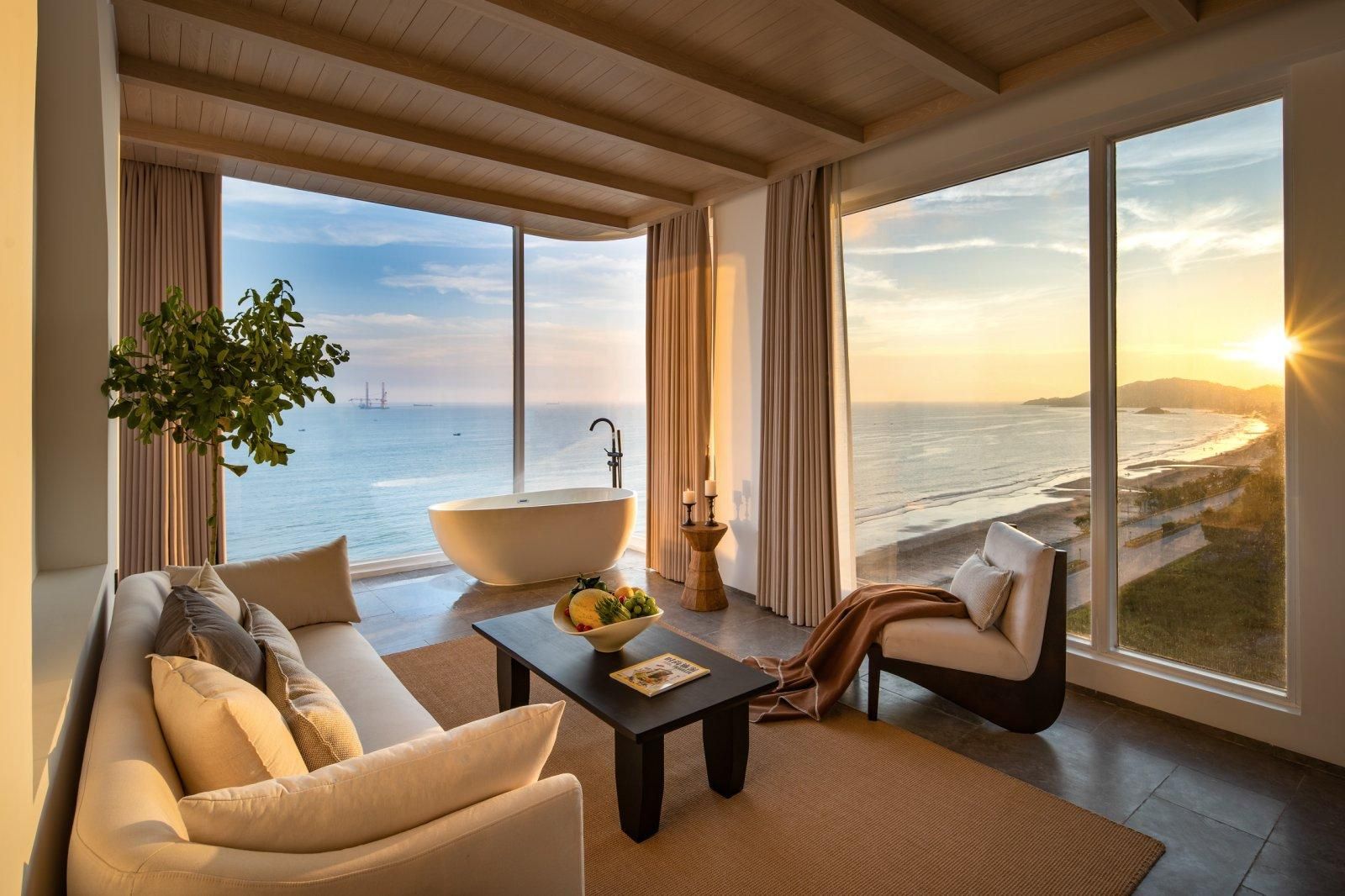 Sea View Cave Suite