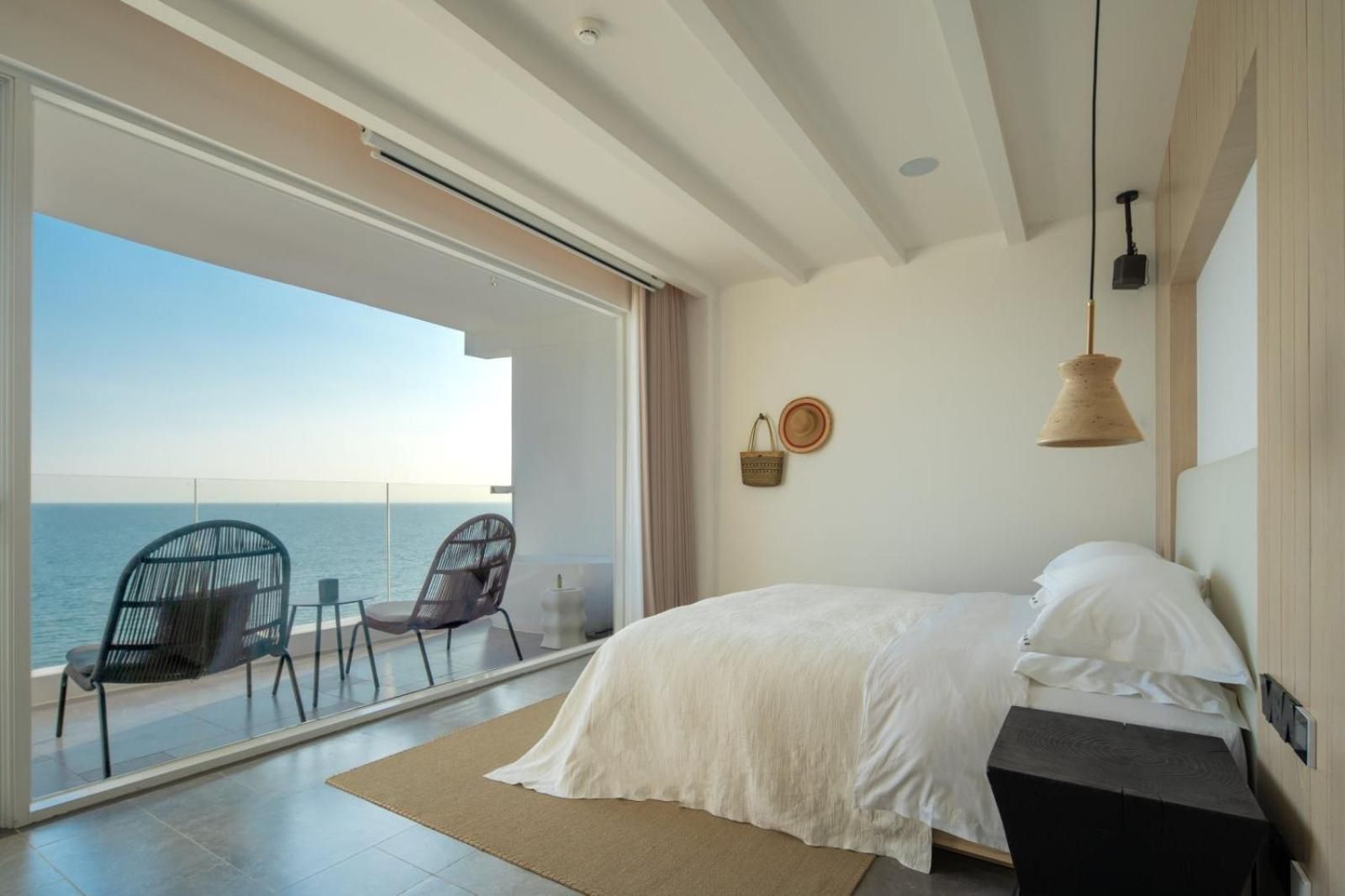 Deluxe Double Room with Balcony and Sea View