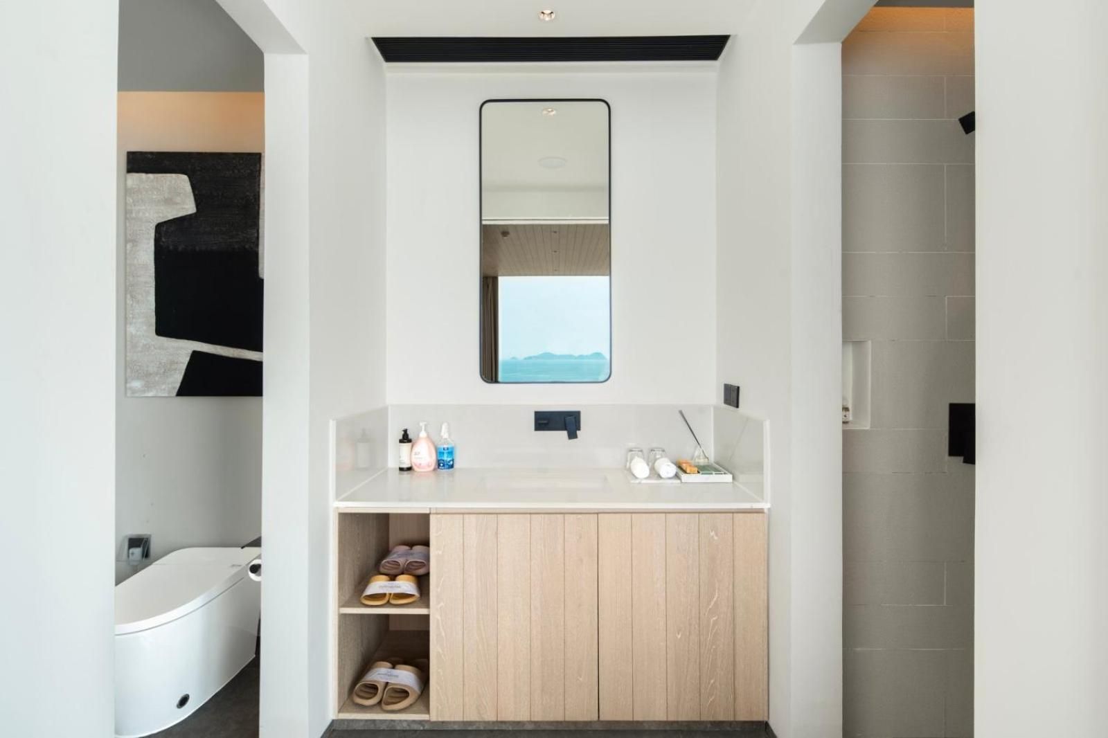 Deluxe Suite with Sea View