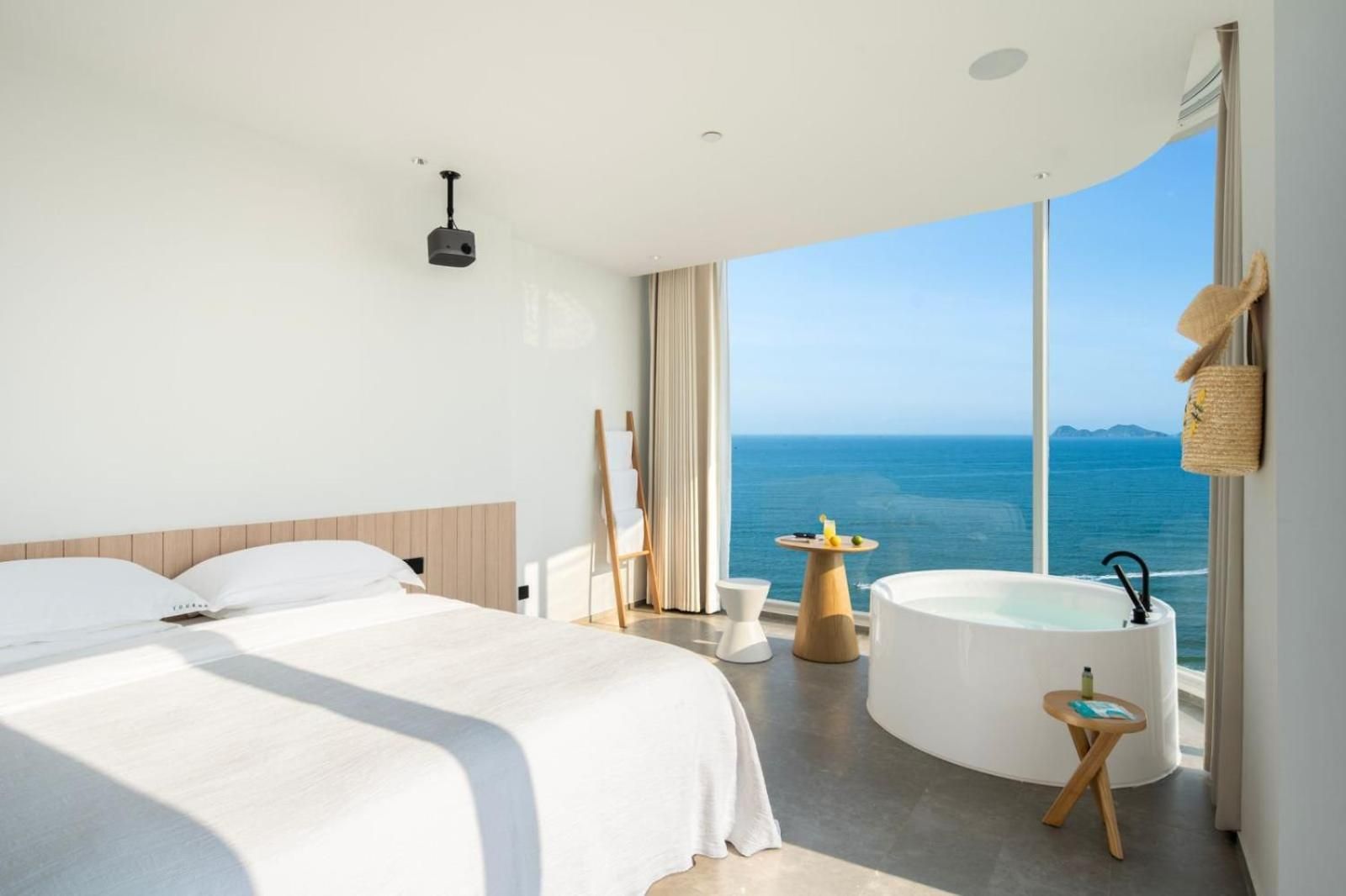 Deluxe Double Room with Bath