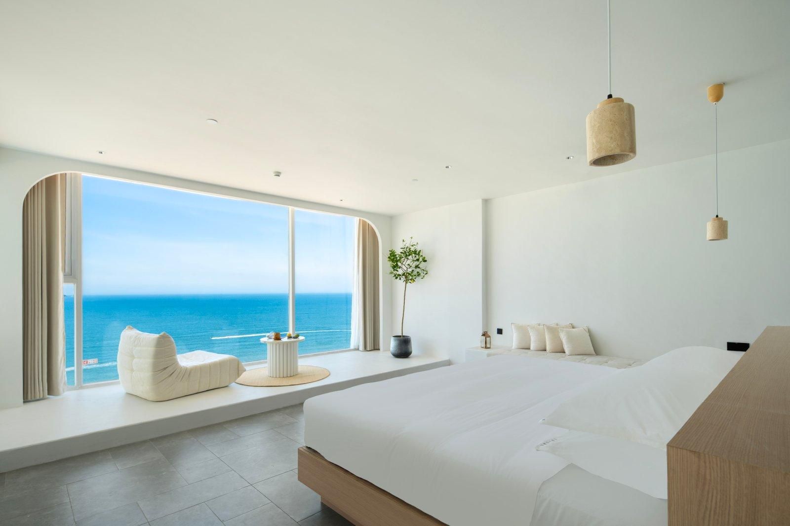 Cave King Suite