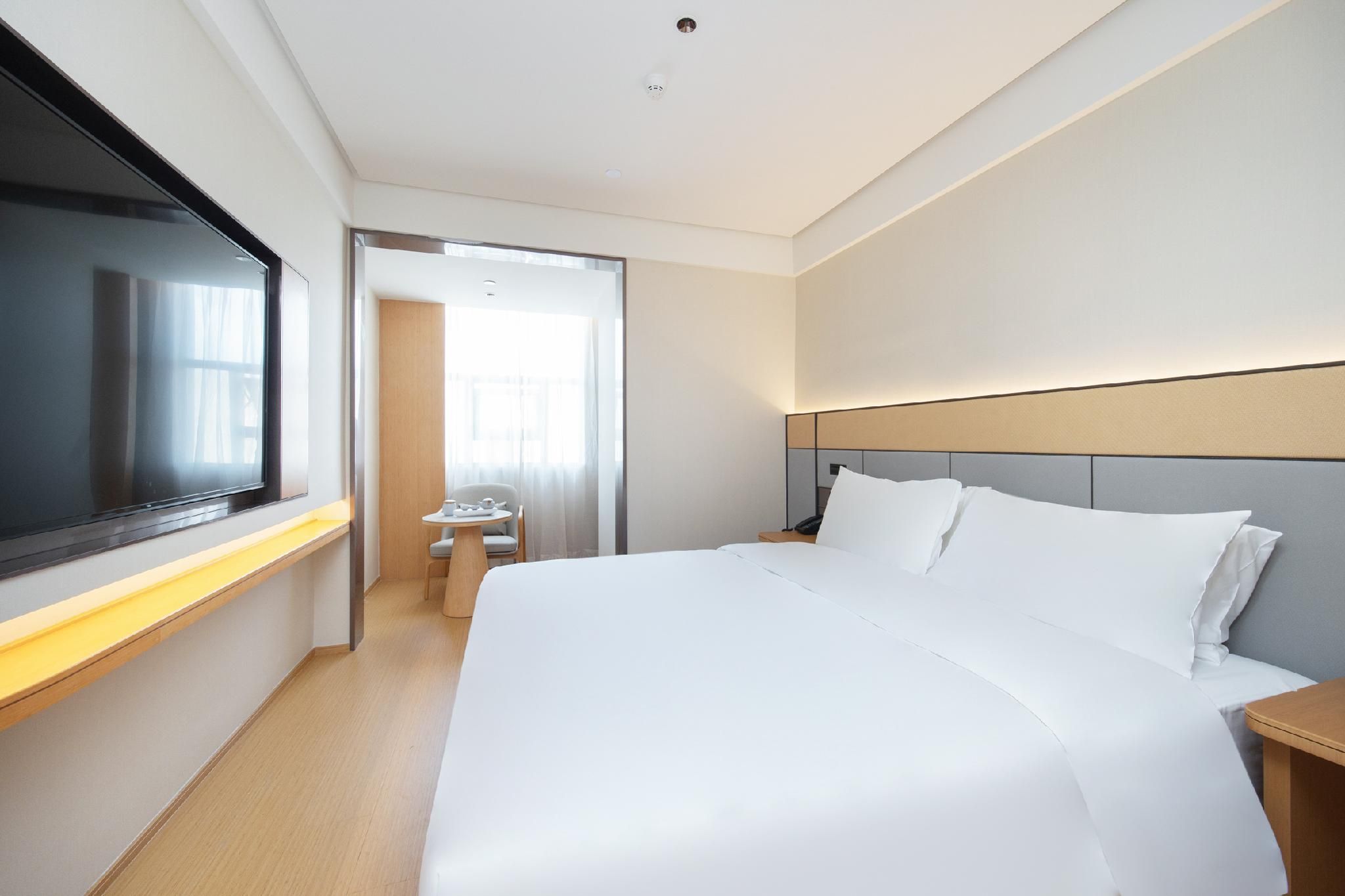 Ji Hotel Jiaxing South High-speed Railway Station Yuli Plaza Huazhu - Room With Bed