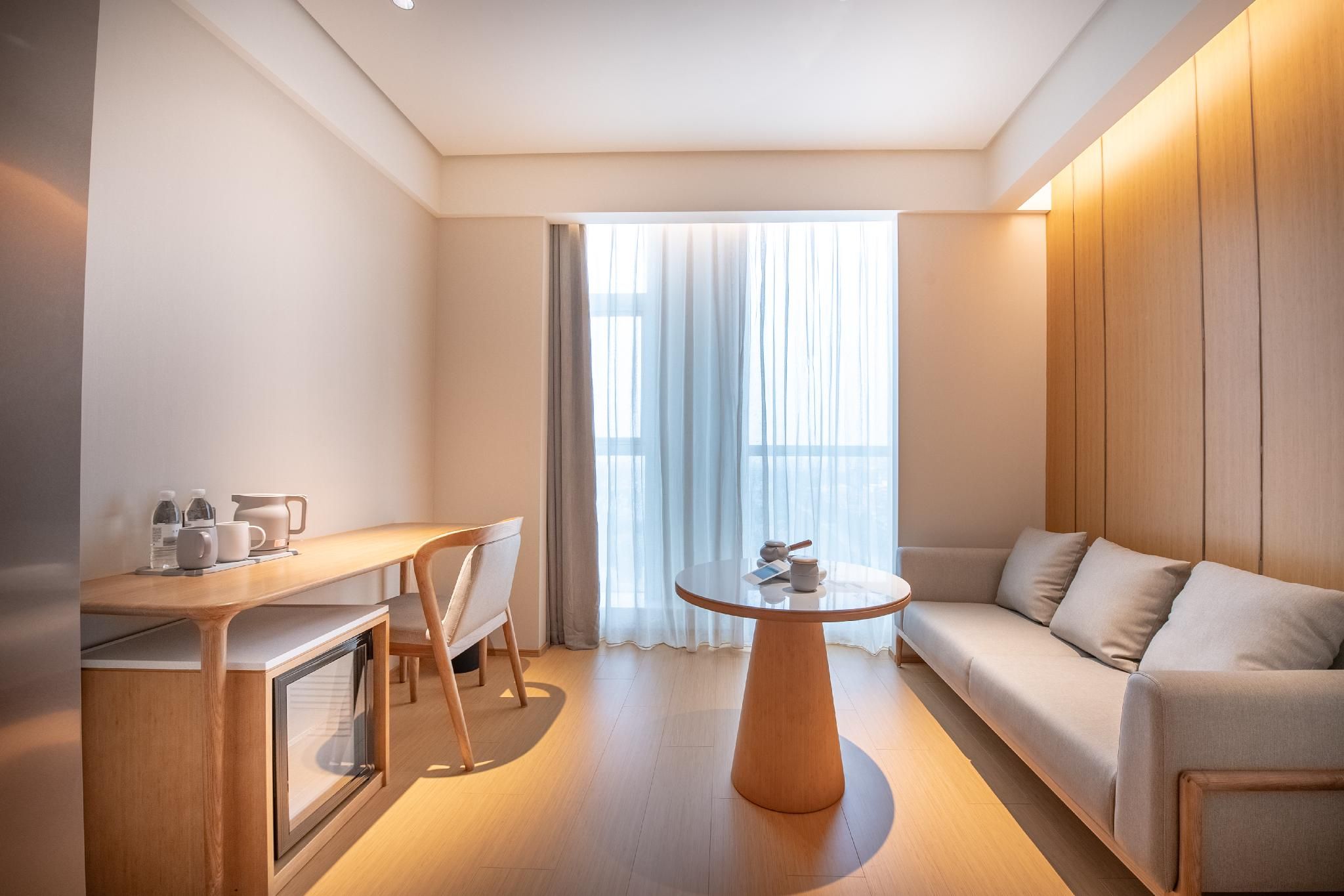 Huazhu - Deluxe Bed Room
