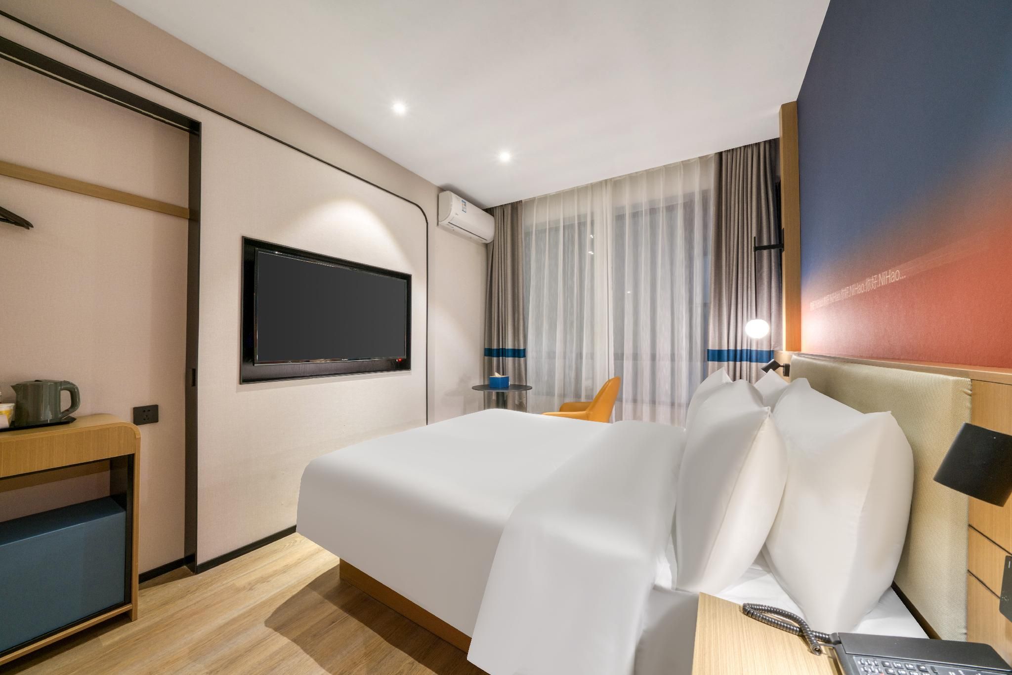 Queen Room A