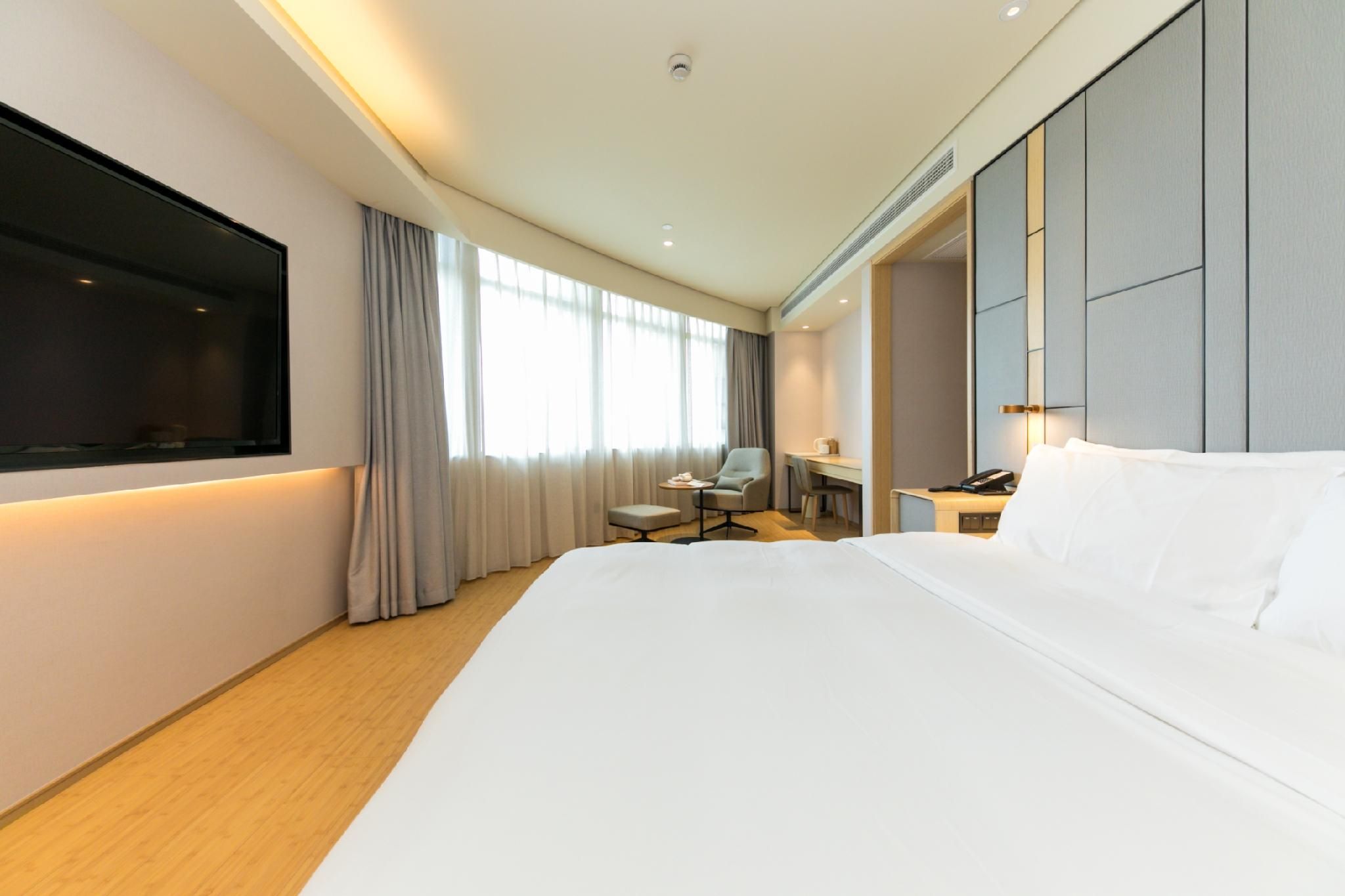 Business Queen Bed Room