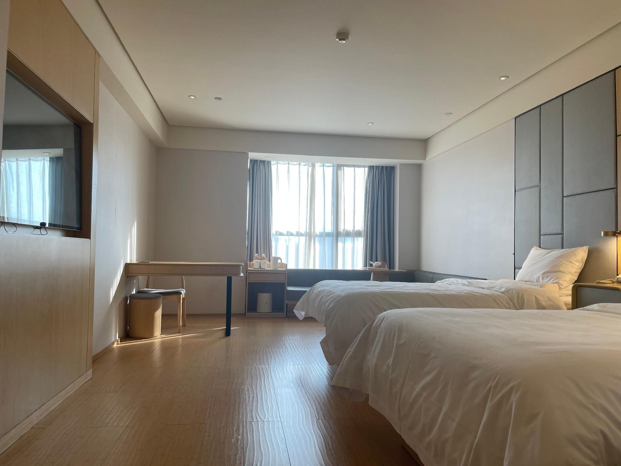 Twin Business Room