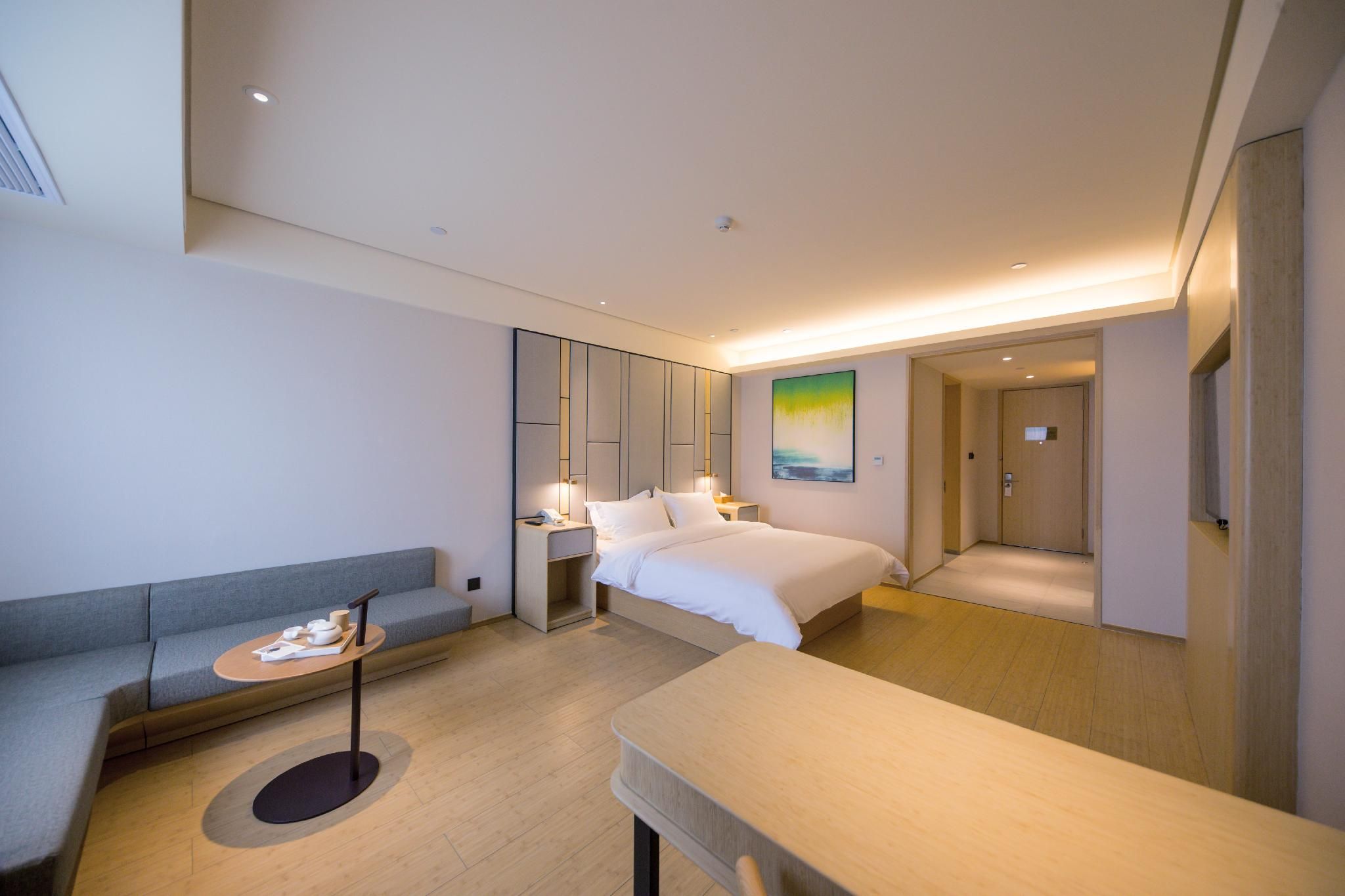 Business Queen Bed Room