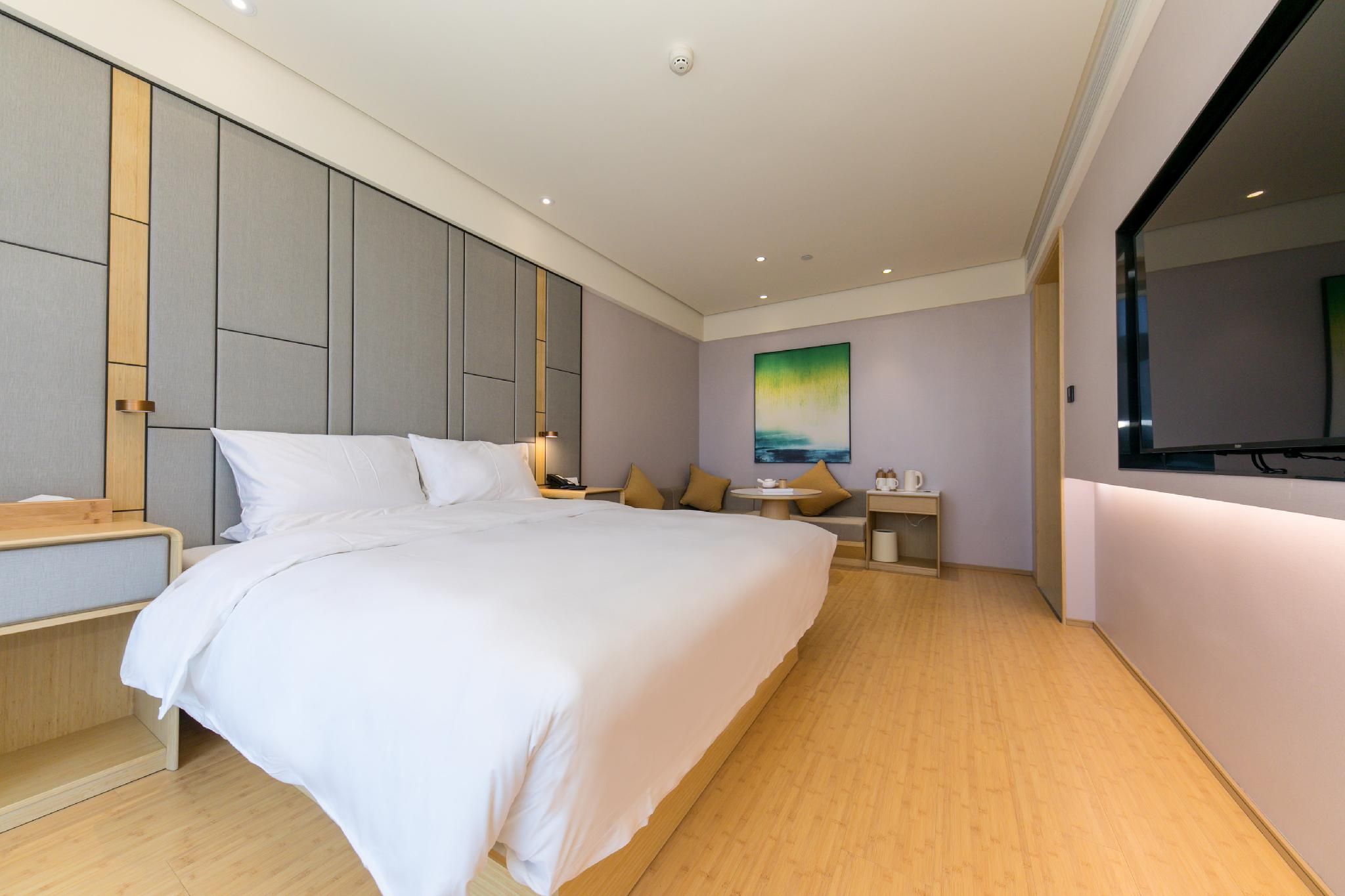 Huazhu - Deluxe Bed Room