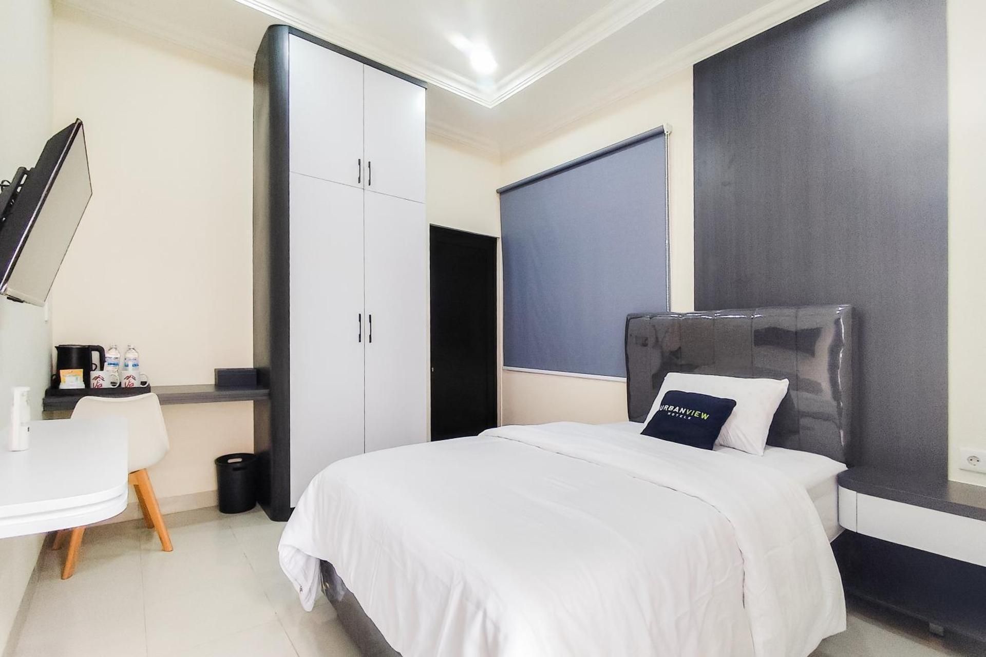 Urbanview Hotel Via Jambi Single Room