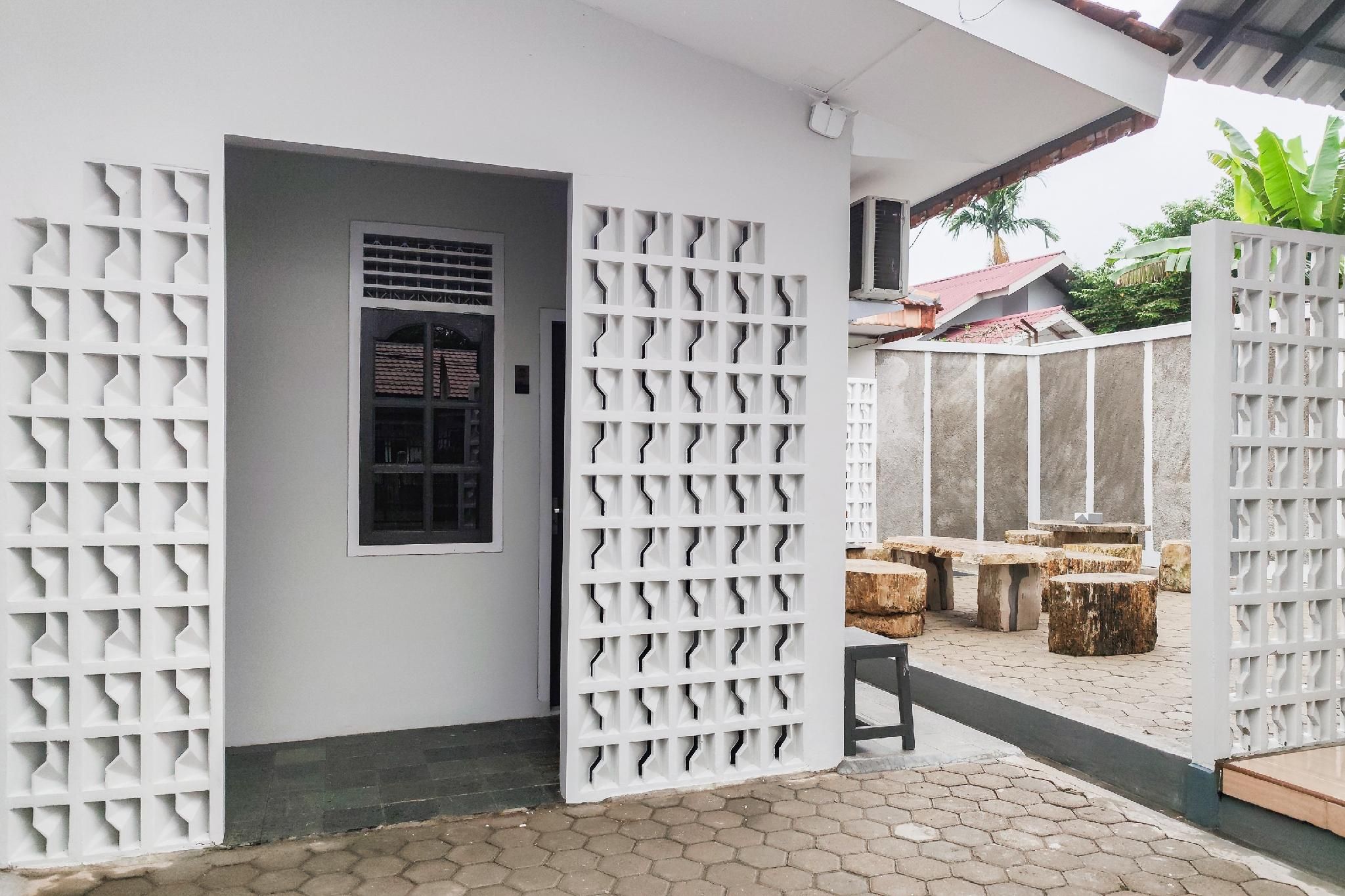 Urbanview Hotel Via Jambi