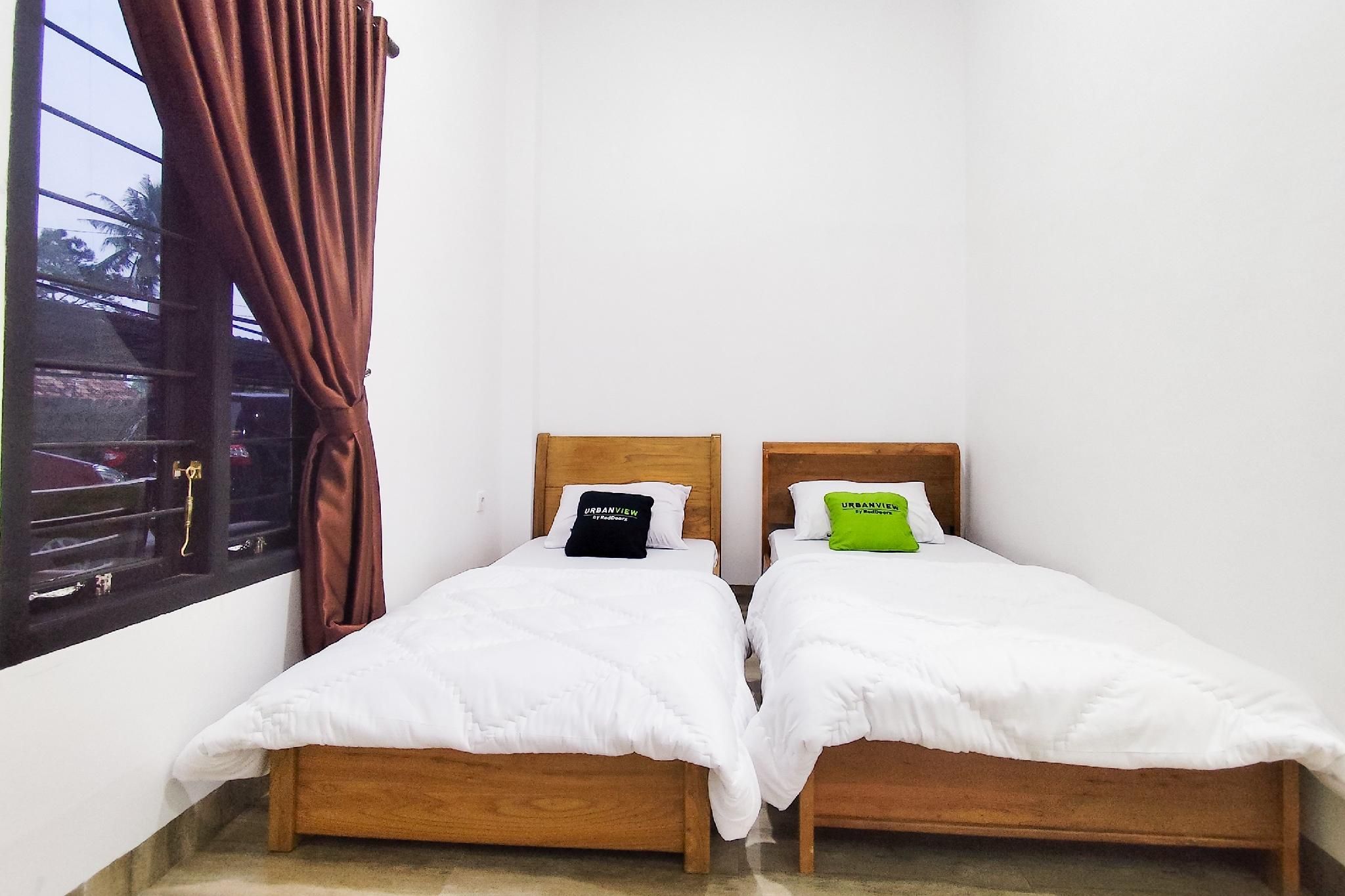 Urbanview Hotel Syariah @ Glory Guest House Kota Baru Twin Room