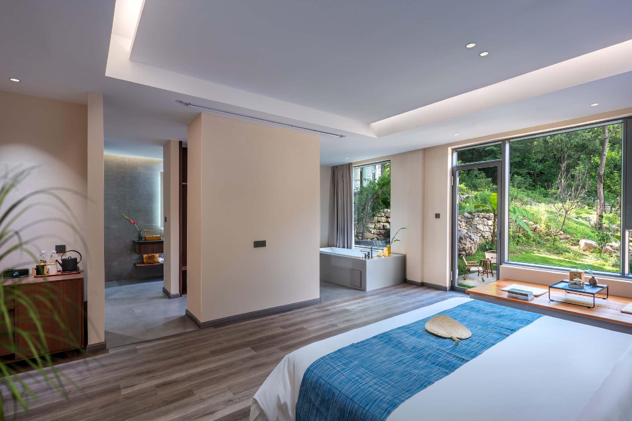 Premier Terrace Double Garden