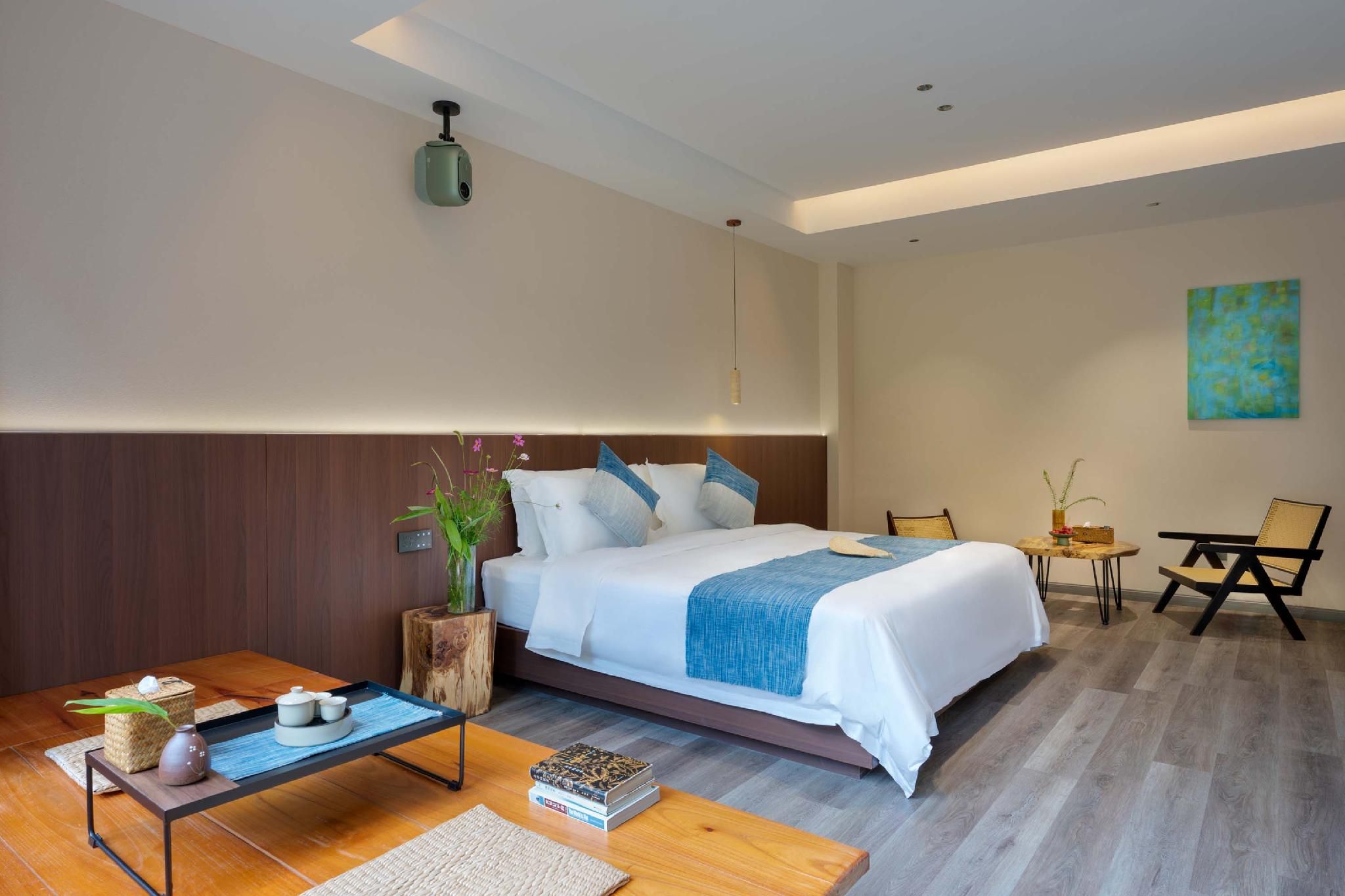 Premier Terrace Double Garden