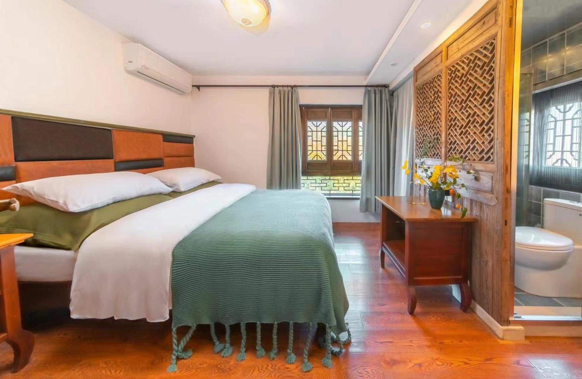 Linxiao Double Room  