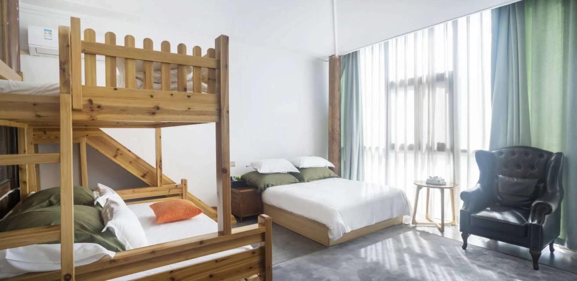 Moon Family Suite