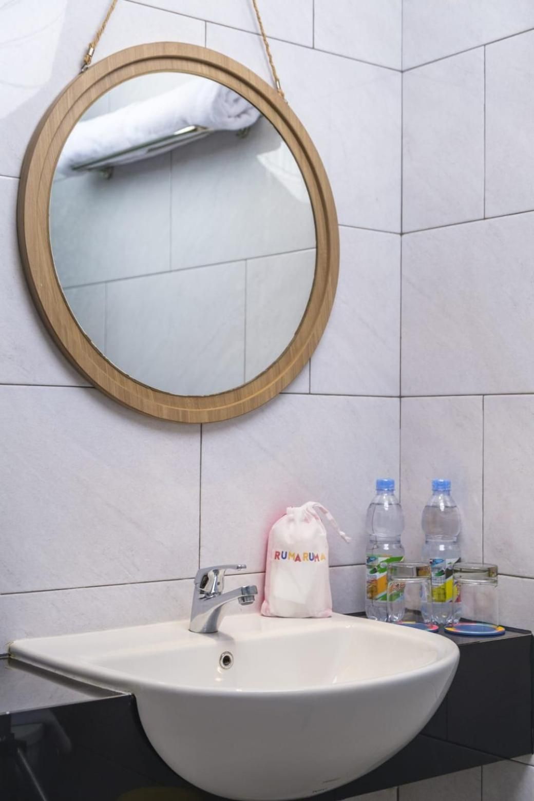 RUMARUMA FARVET RESIDENCE AMBON Deluxe Double Room 3