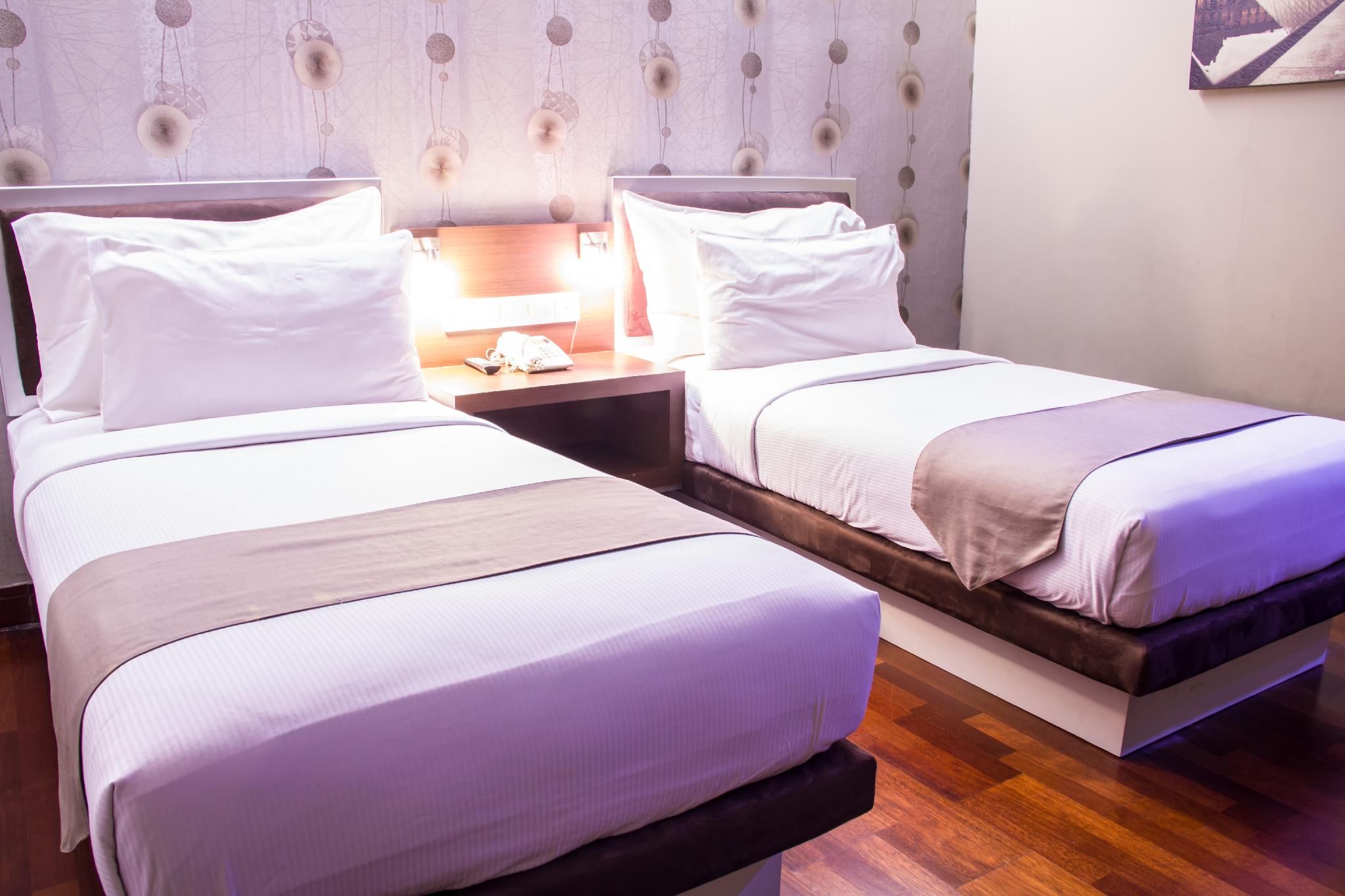 Hero Hotel Ambon Deluxe Twin Bed