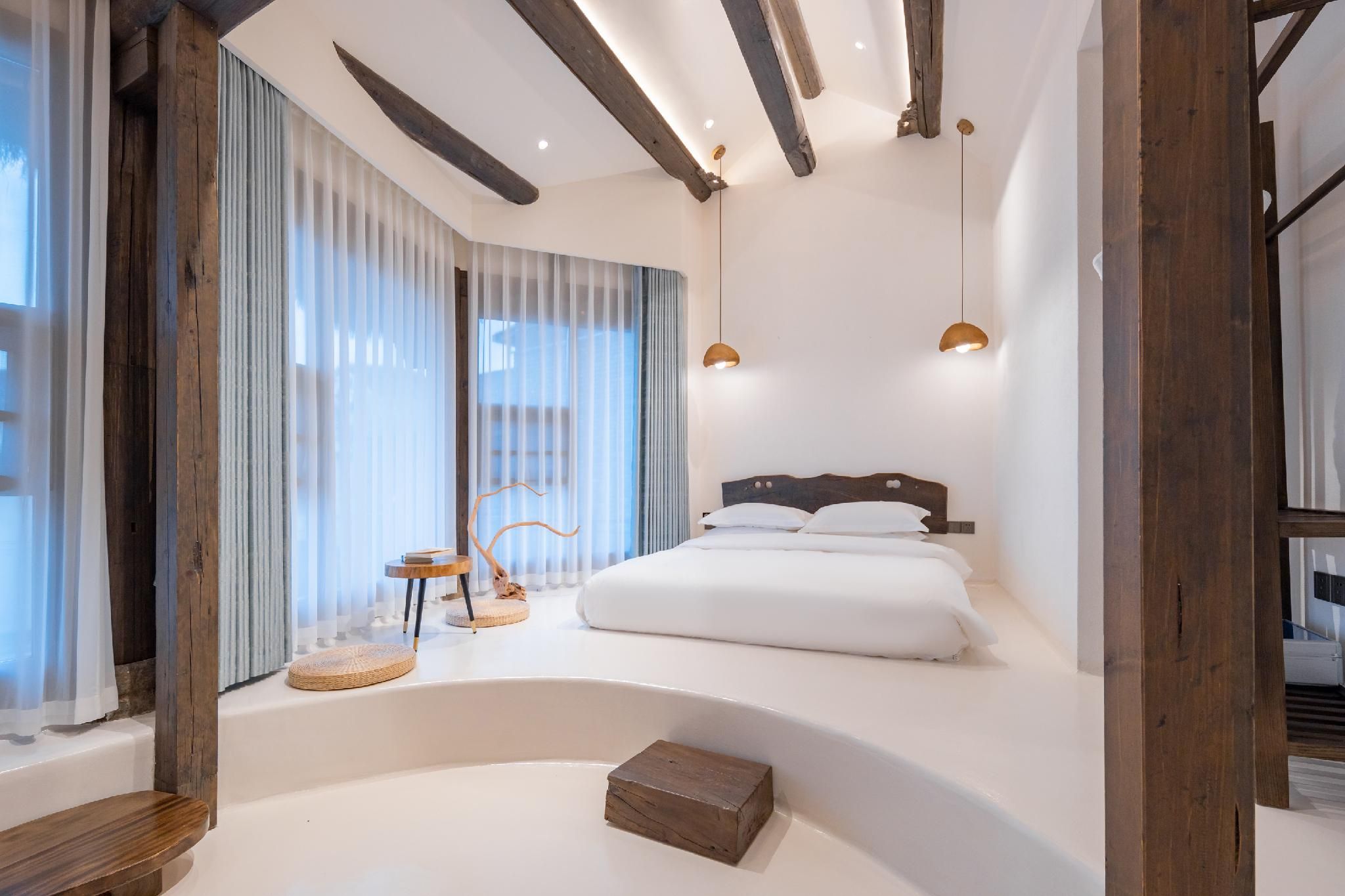 Tatami Queen Room