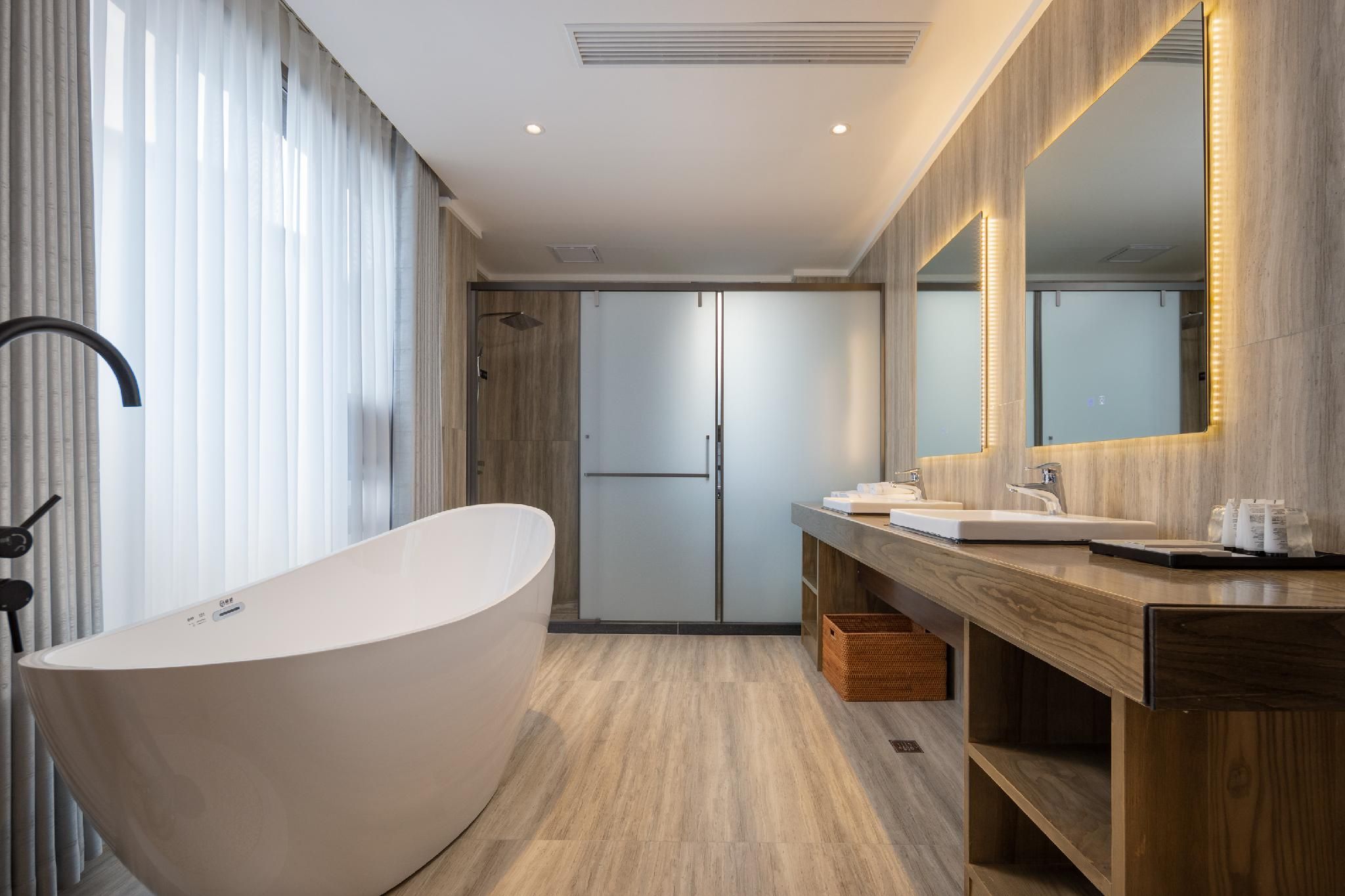 GTI - 1 Bed Guest Room, 1.5M Bed