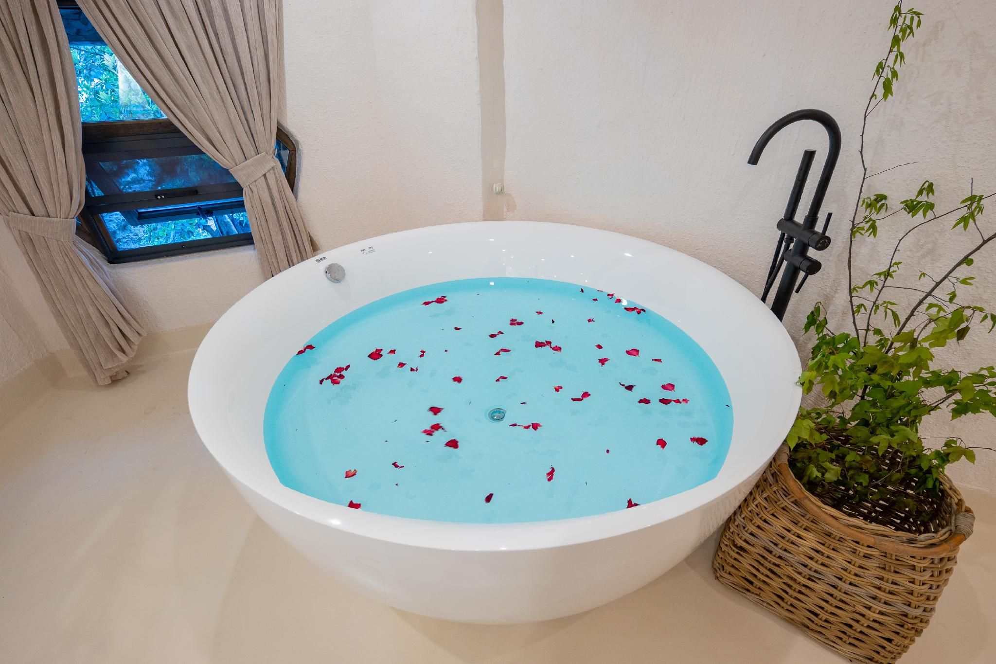 Family Villa Garden Room