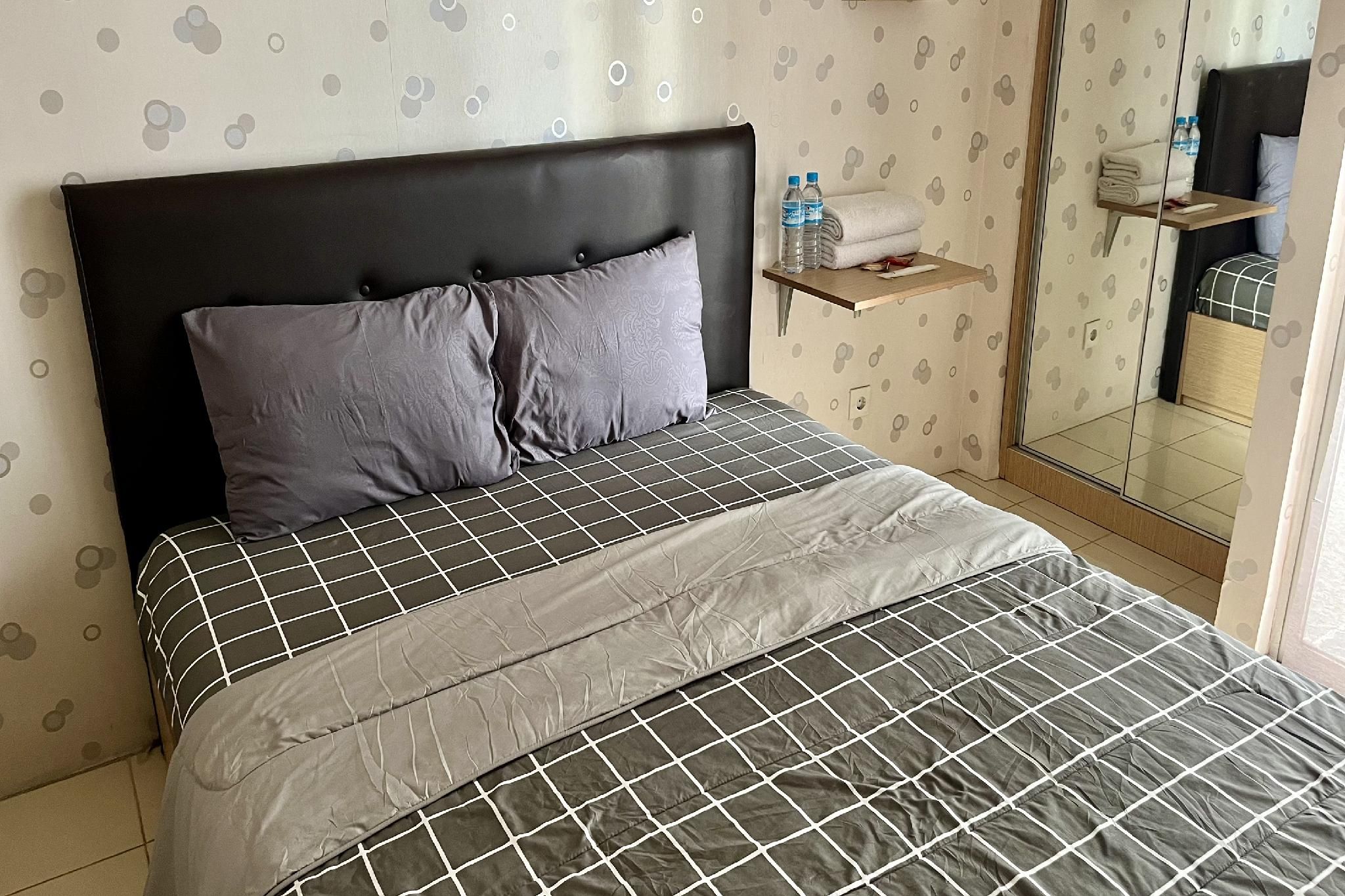 Studio Room